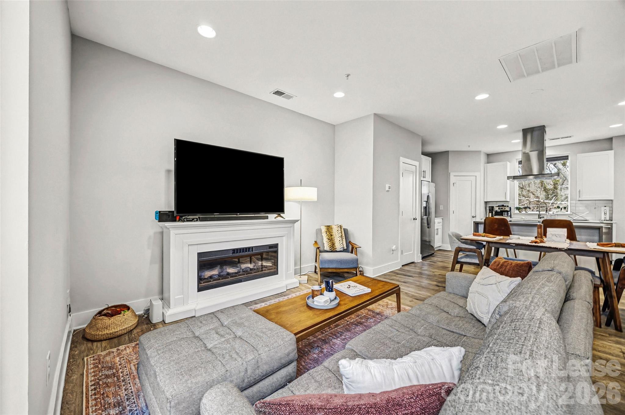 840 E 18th Street Unit: F