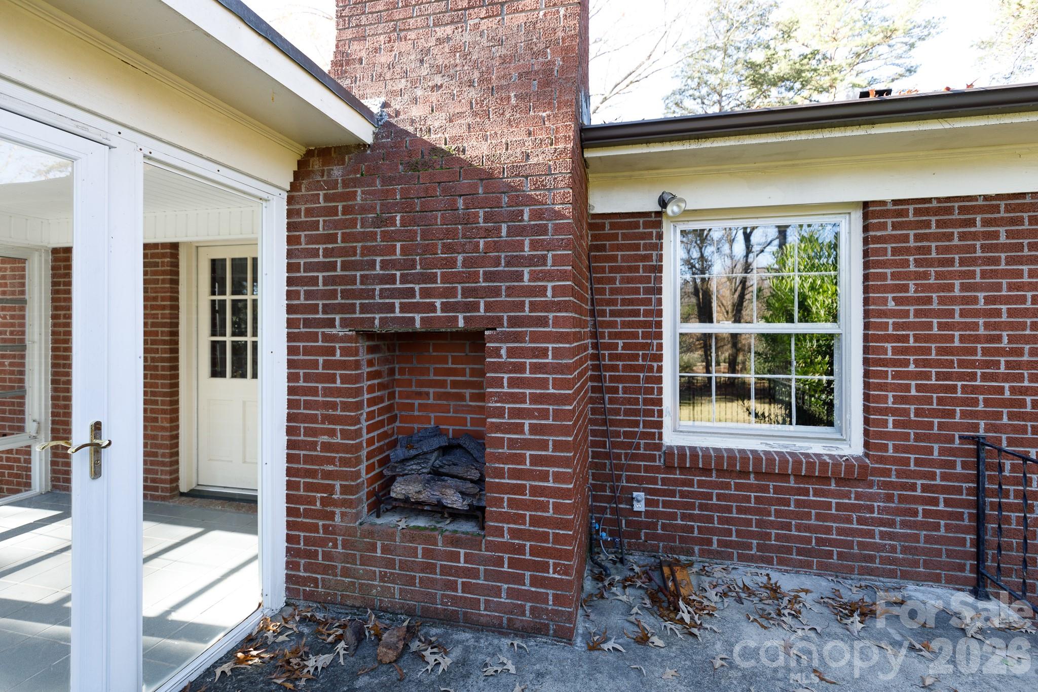829 Rawlinson Road