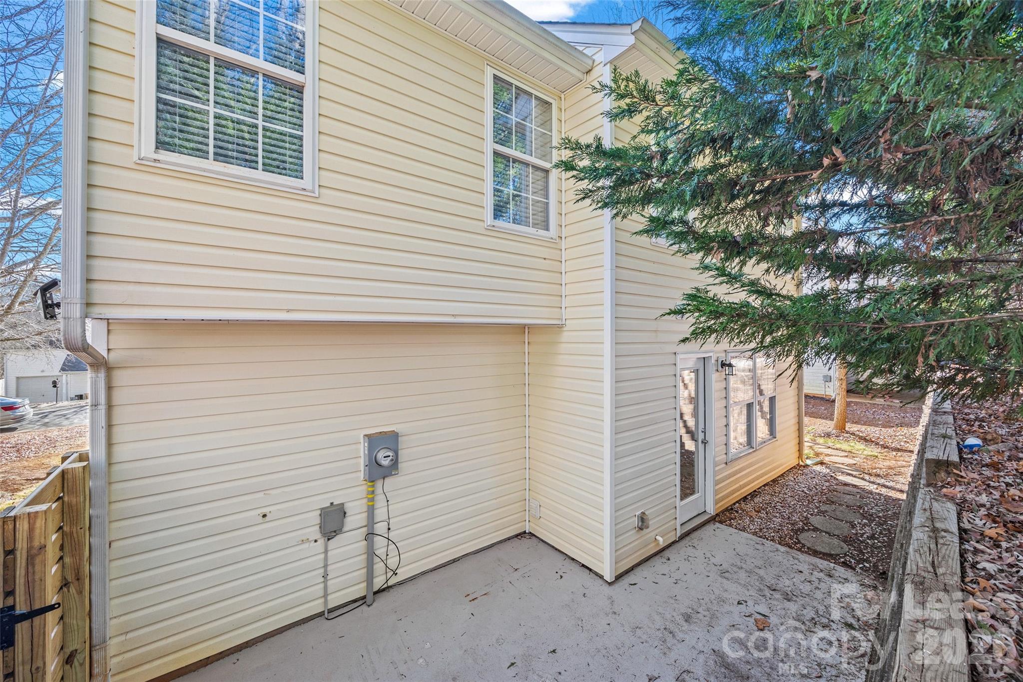 1411 Swaying Branch Lane