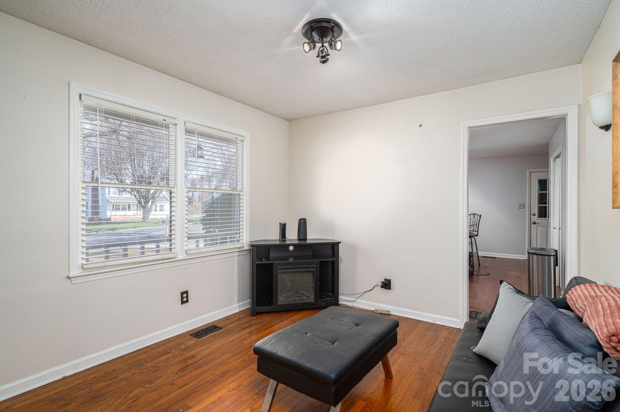 4324 Hickory Hollow Road