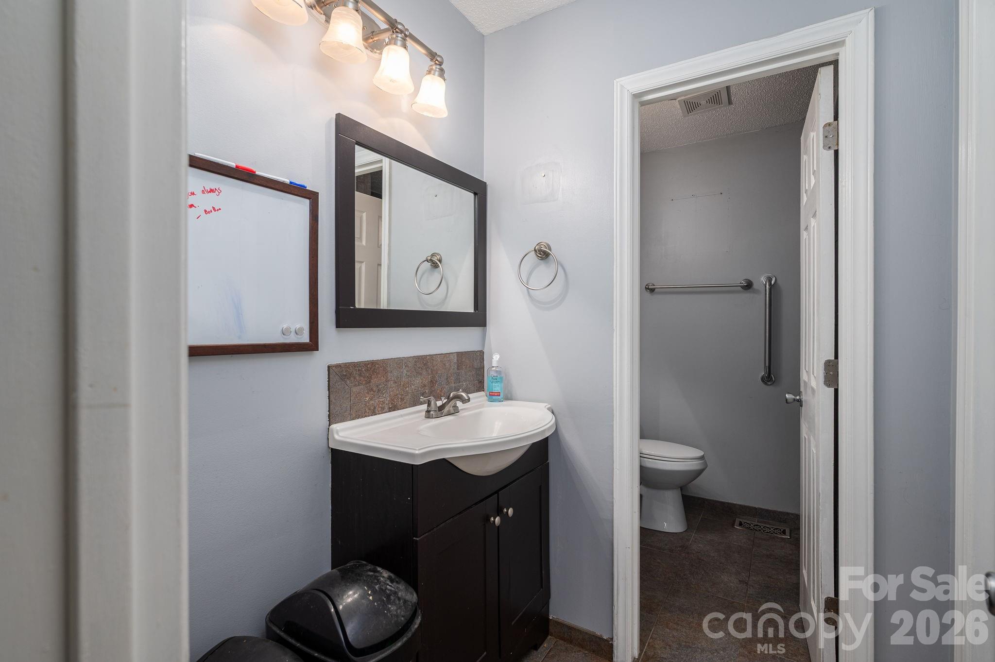 4324 Hickory Hollow Road