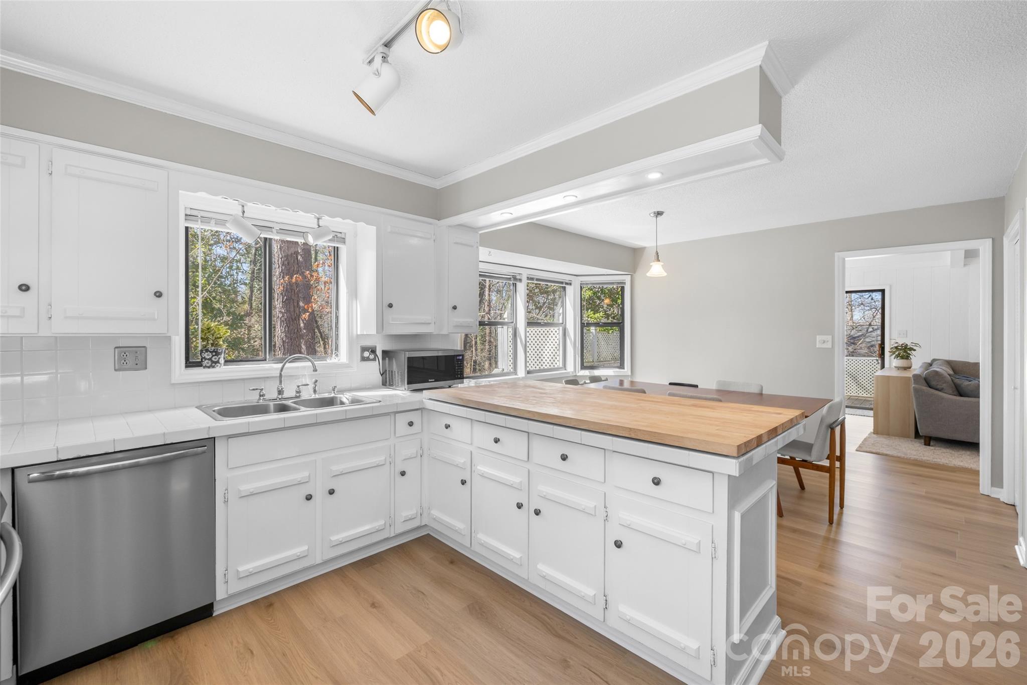 9055 Windjammer Drive