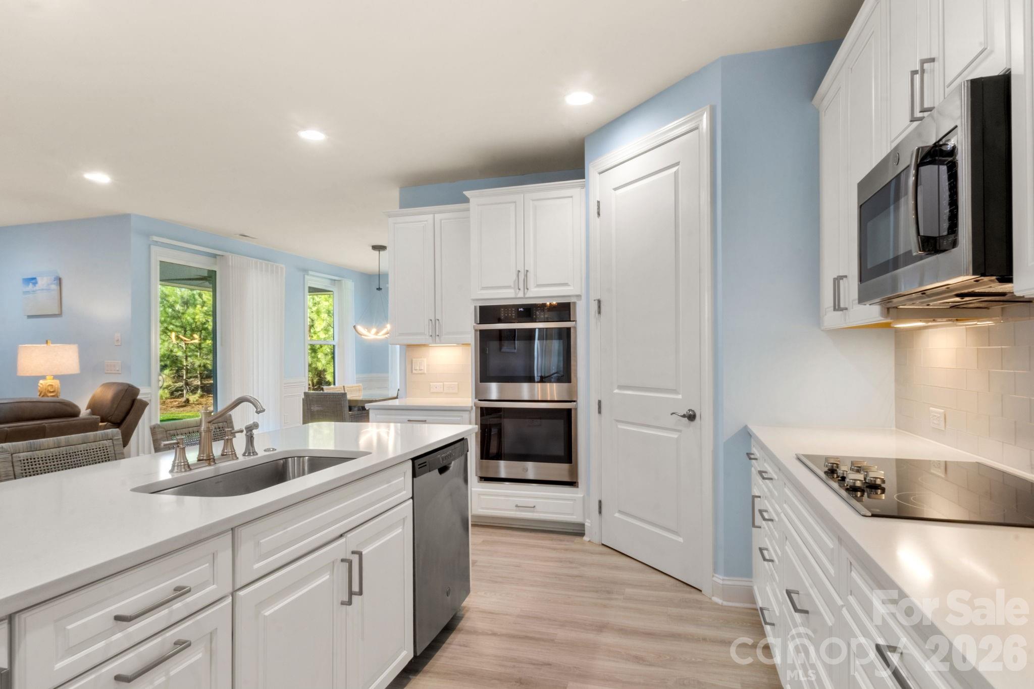 1813 Top Flight Drive