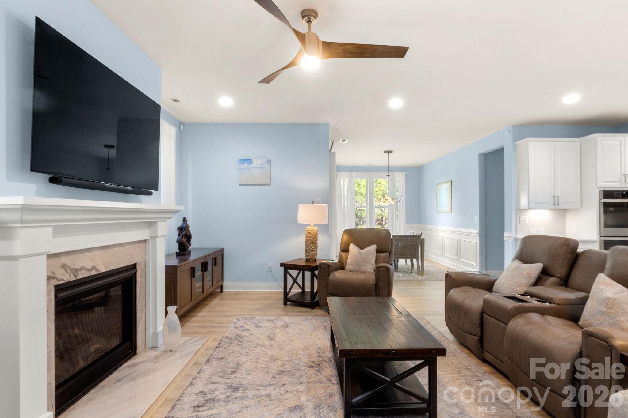 1813 Top Flight Drive