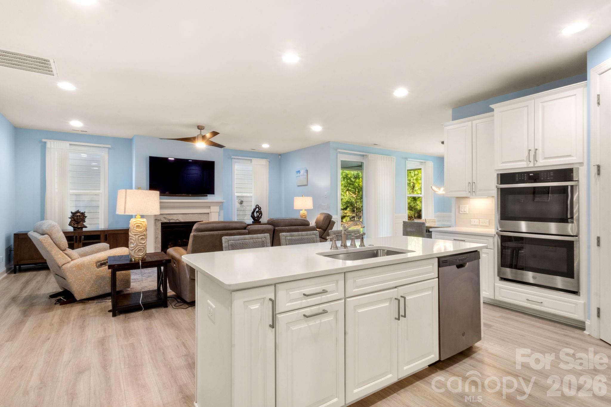 1813 Top Flight Drive