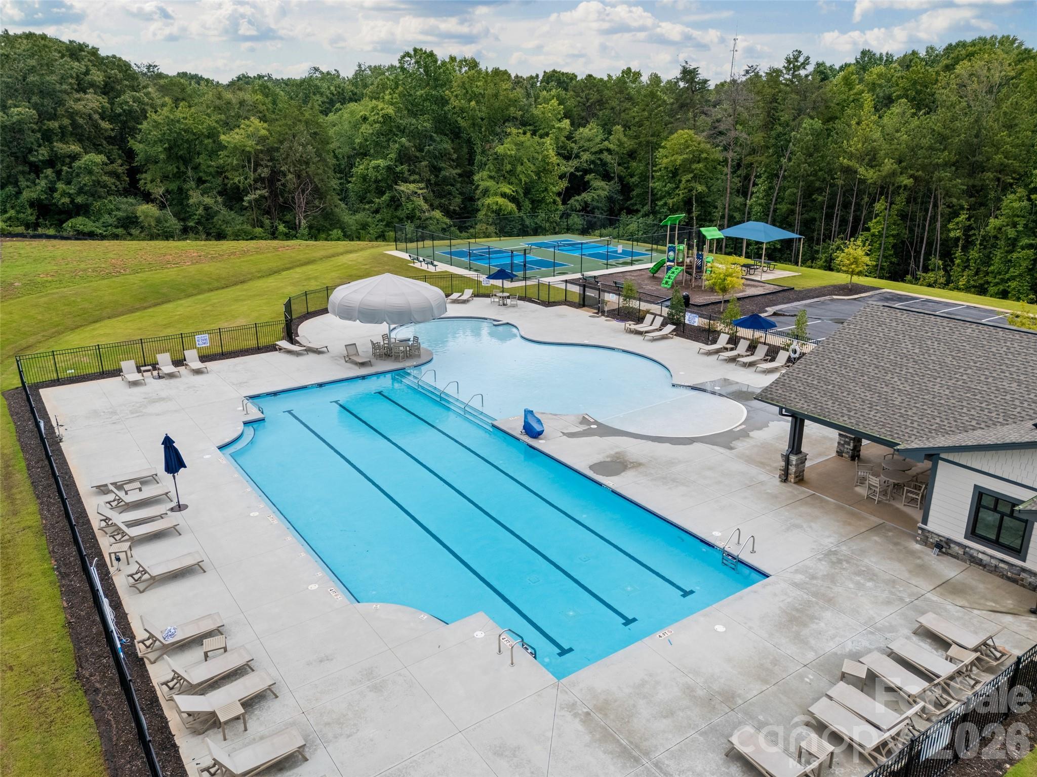 373 Court House Avenue