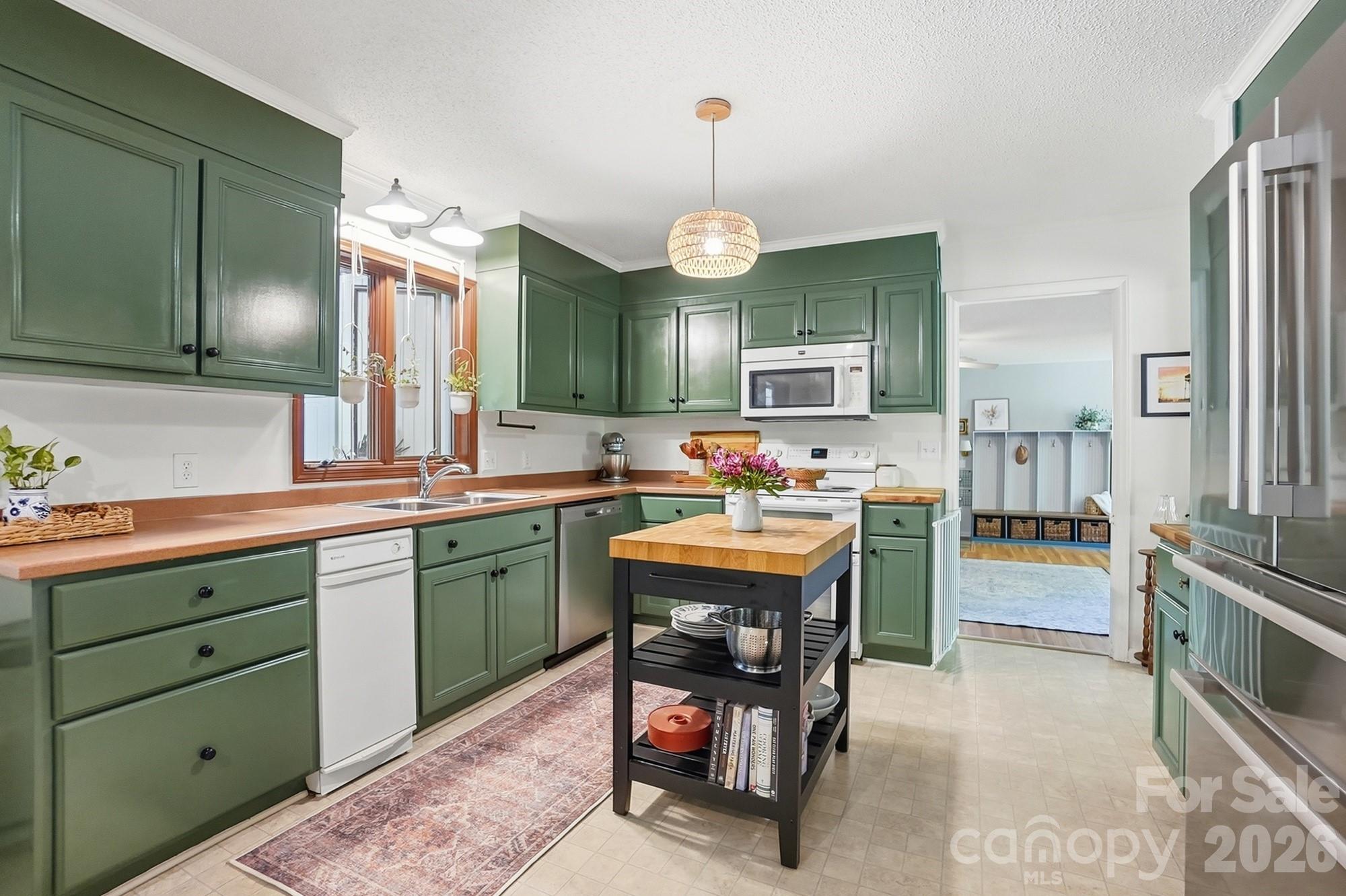 2516 Fairfax Drive