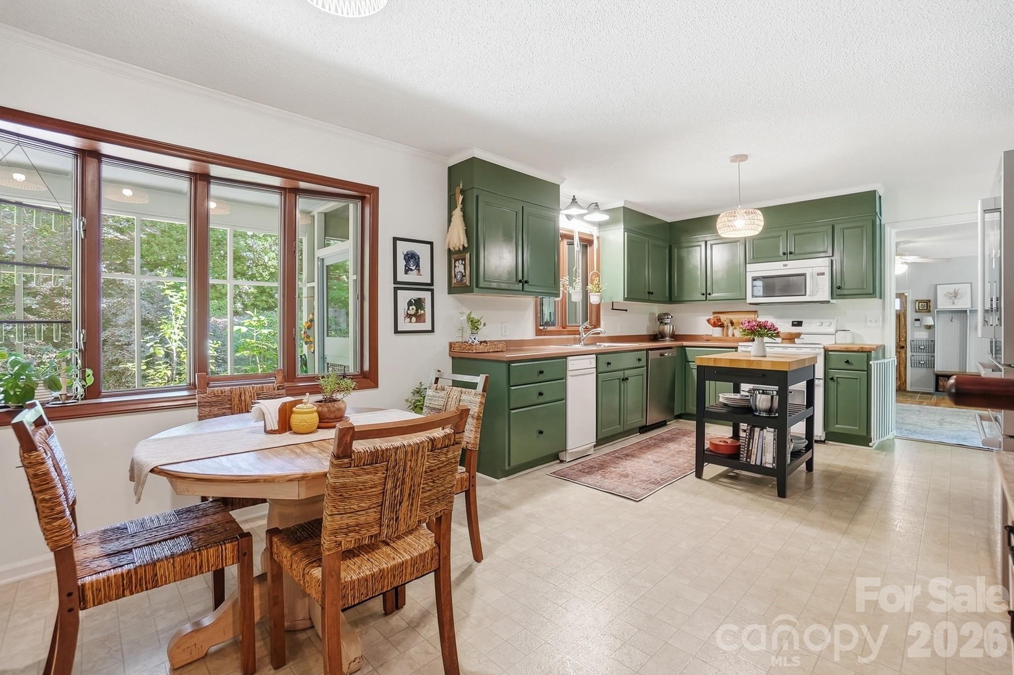 2516 Fairfax Drive