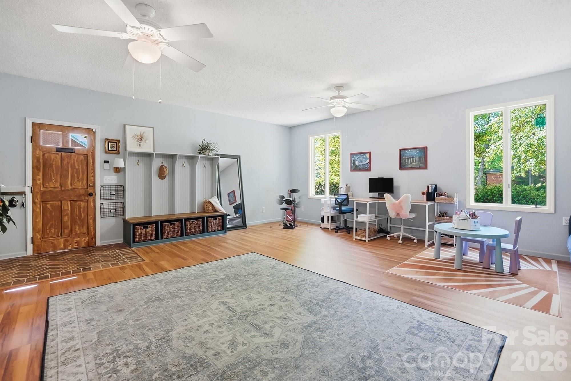 2516 Fairfax Drive