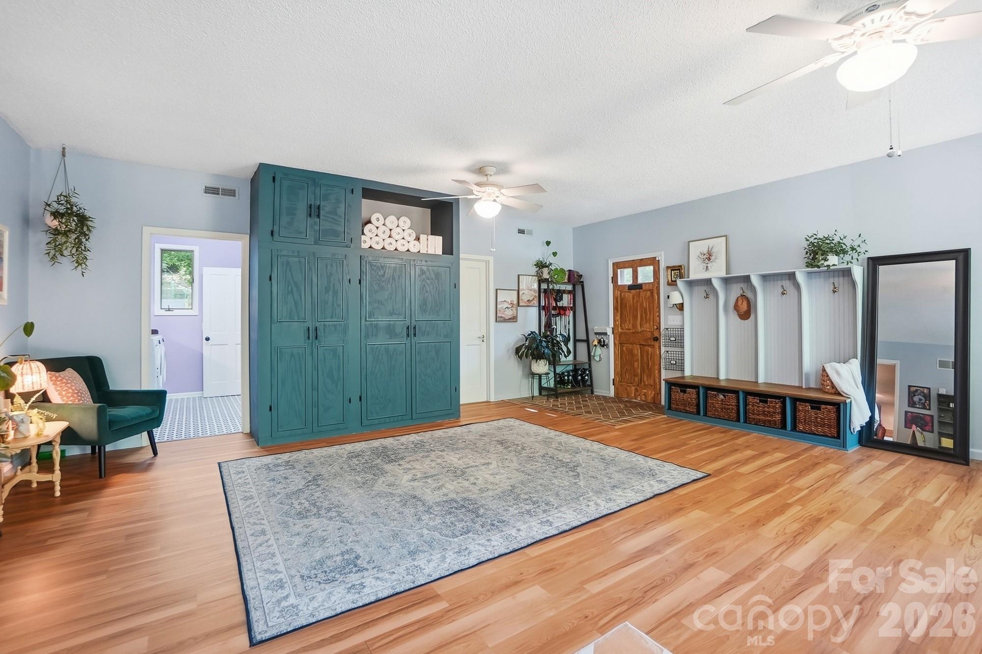 2516 Fairfax Drive