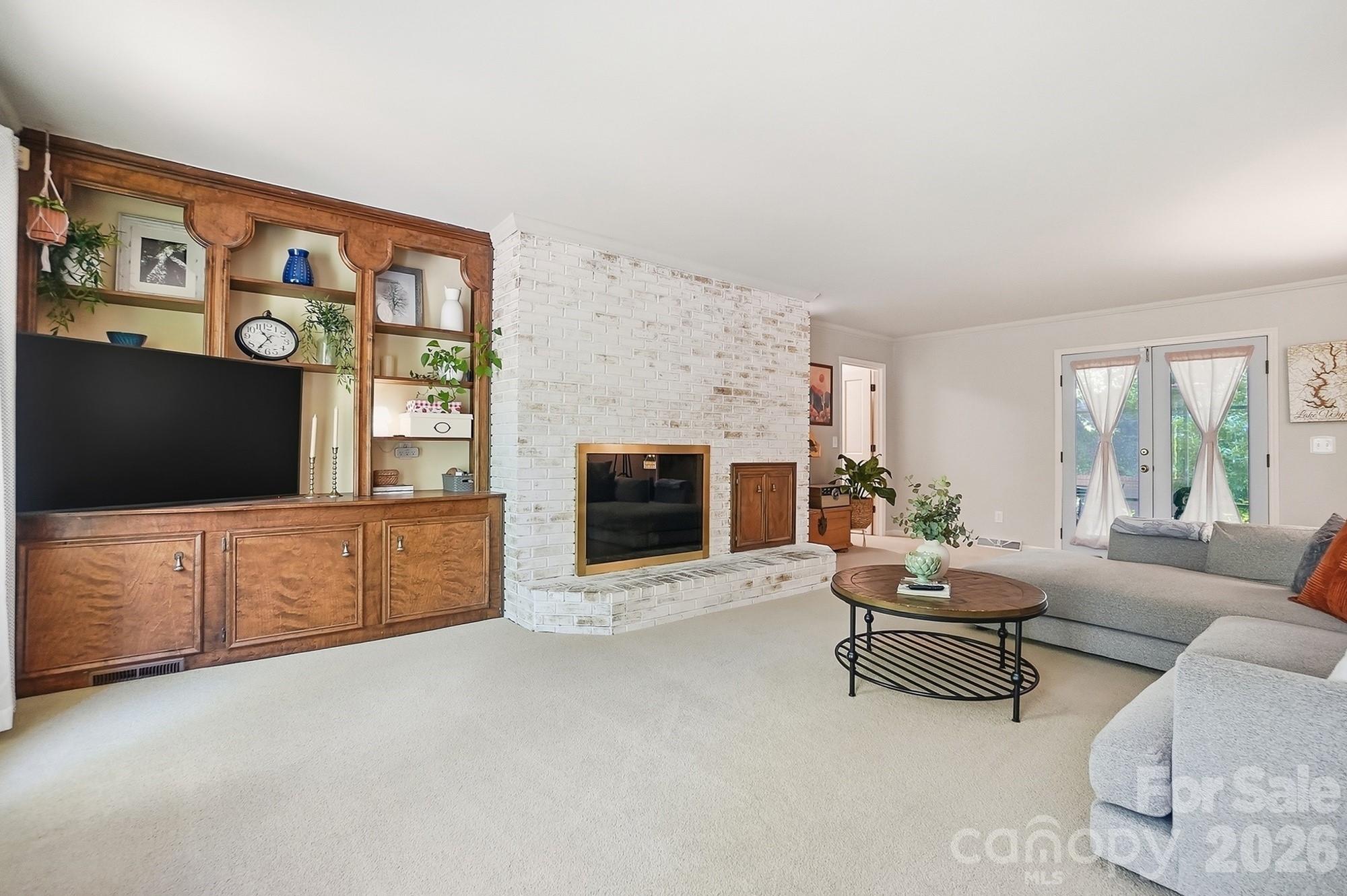 2516 Fairfax Drive
