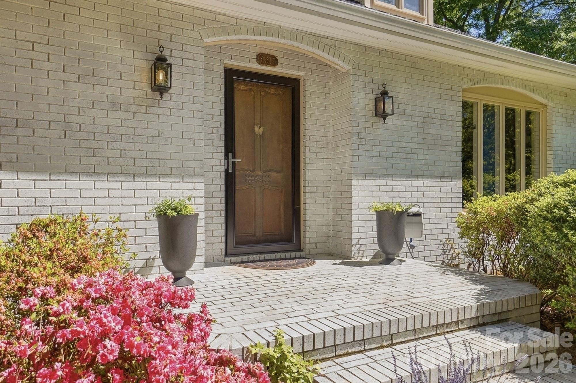 2516 Fairfax Drive