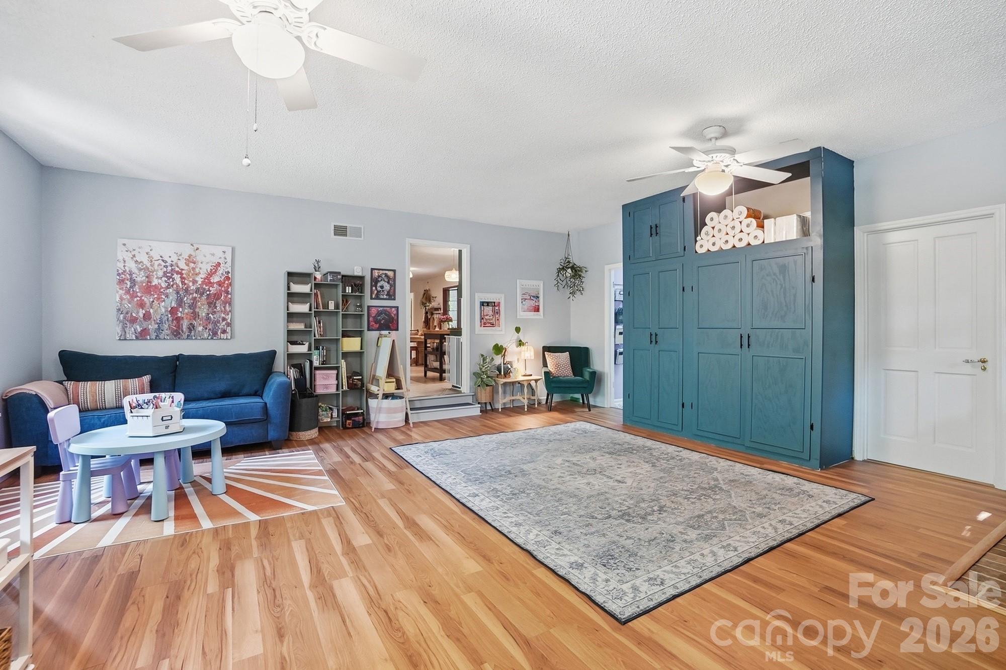 2516 Fairfax Drive
