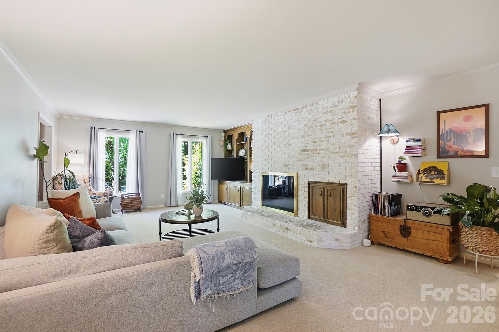 2516 Fairfax Drive