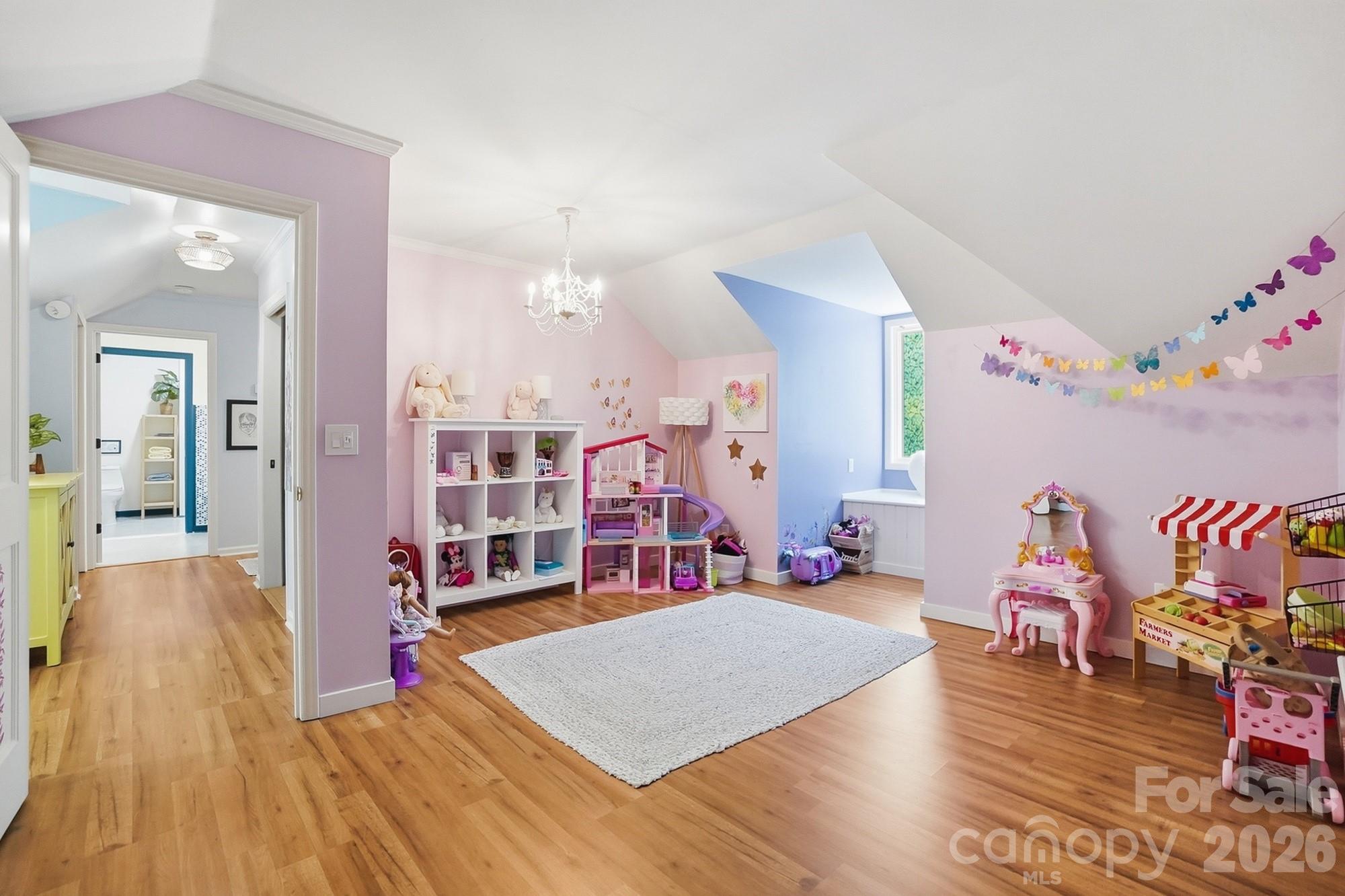 2516 Fairfax Drive