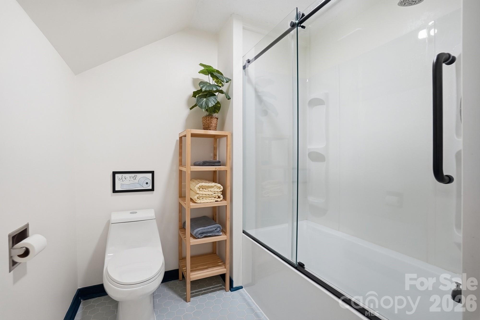2516 Fairfax Drive