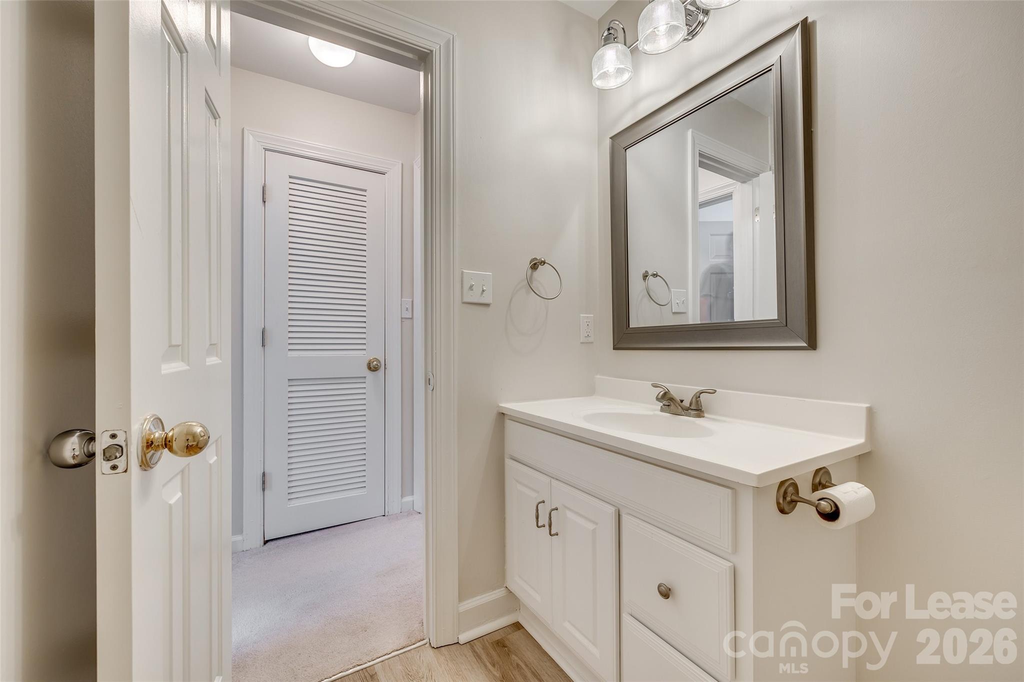 13822 Queens Harbor Road