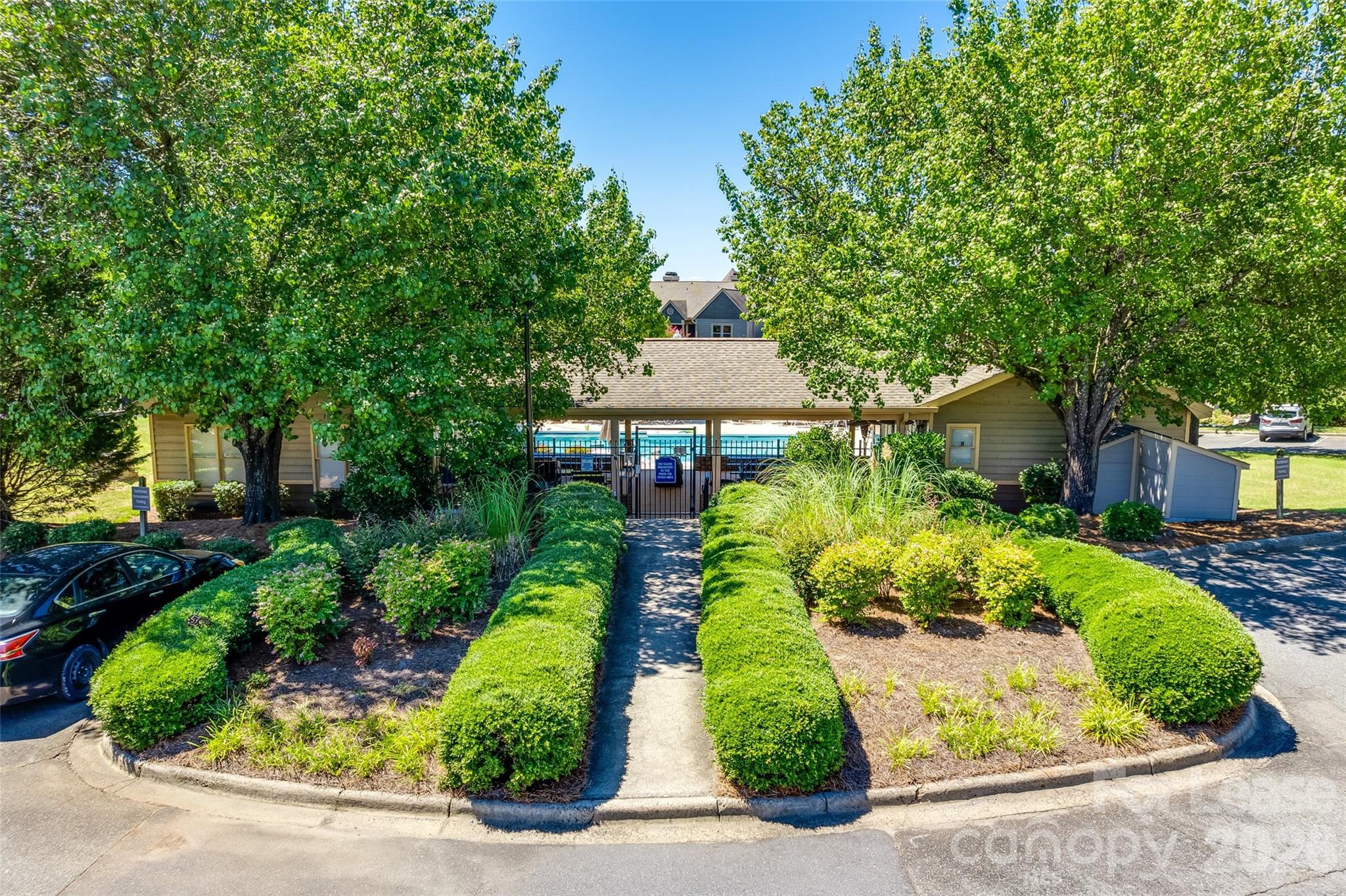 13822 Queens Harbor Road