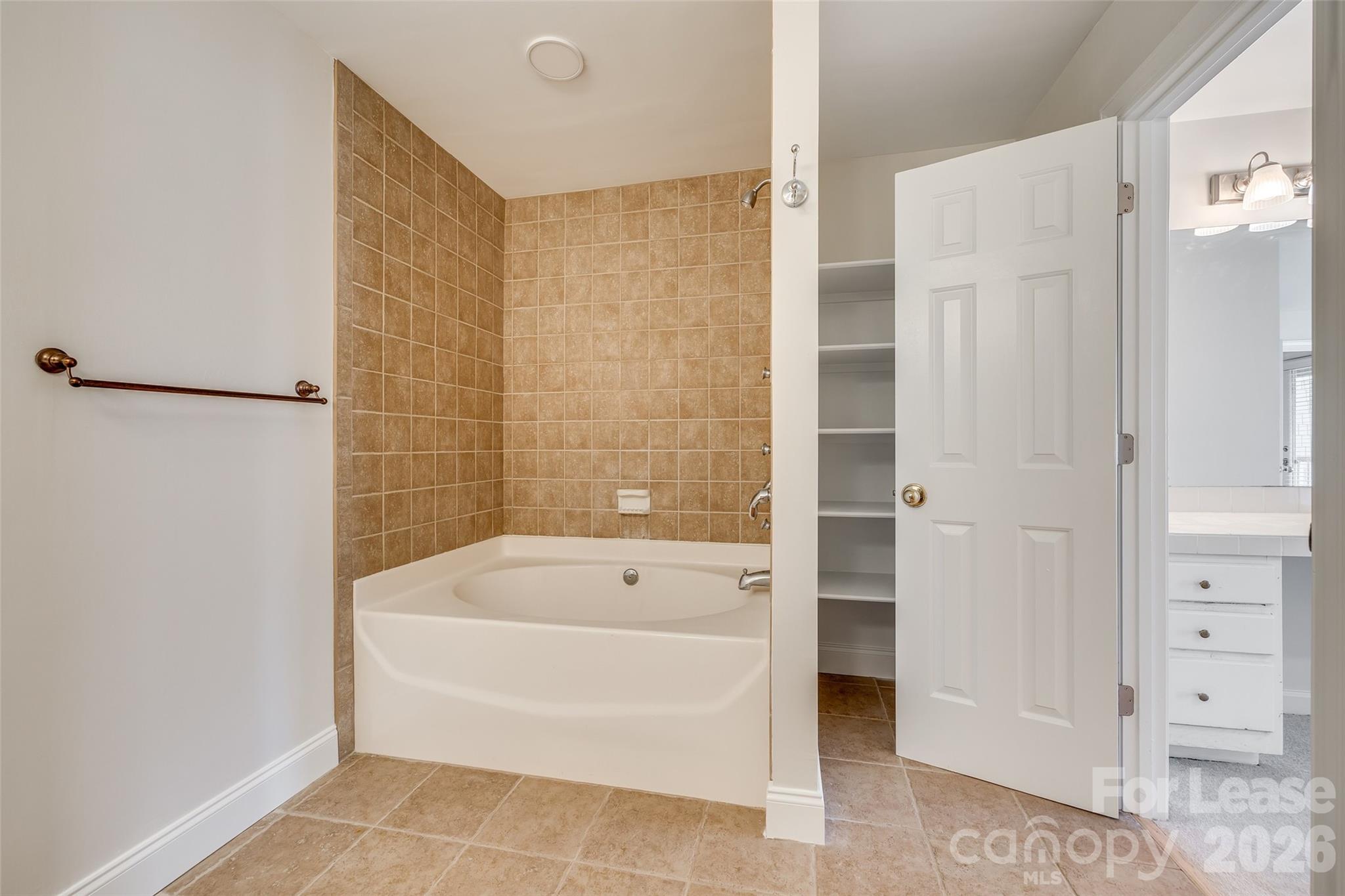 13822 Queens Harbor Road