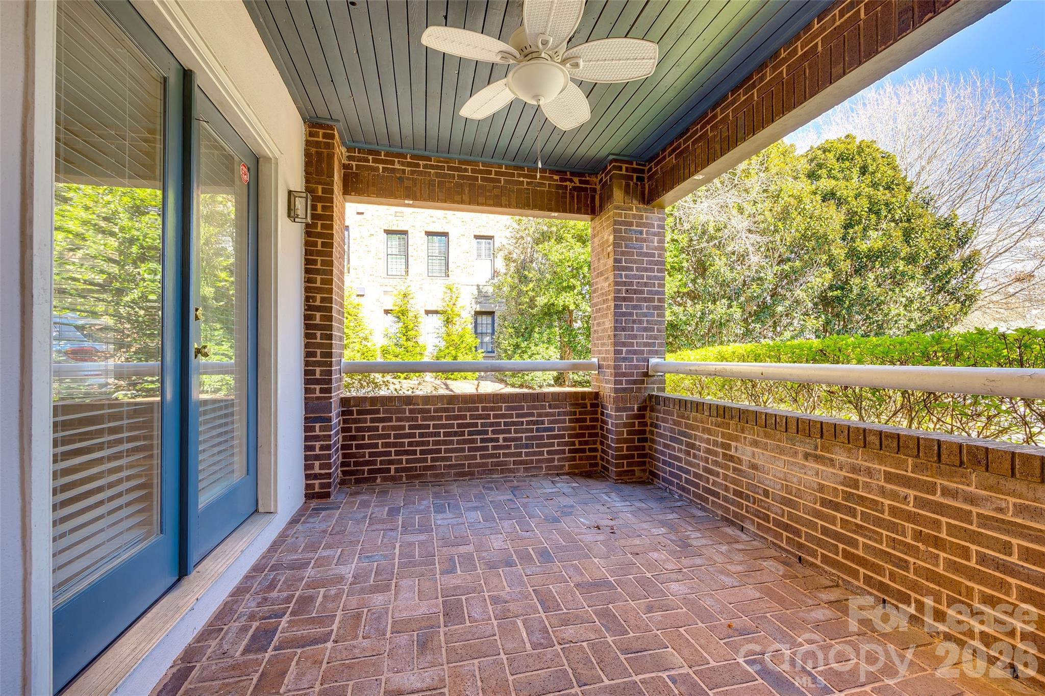2220 Roswell Avenue