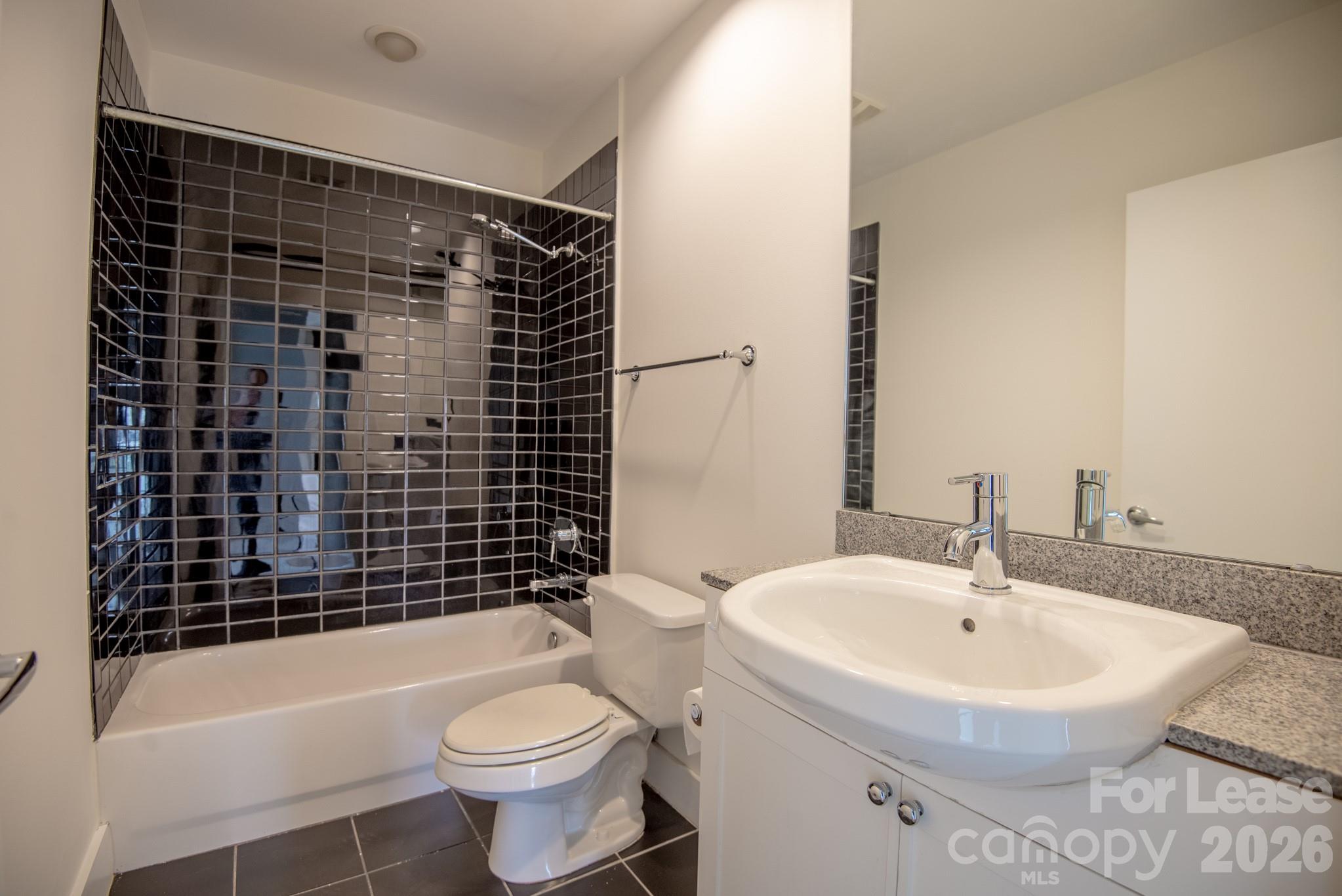 505 E 6th Street Unit: 504
