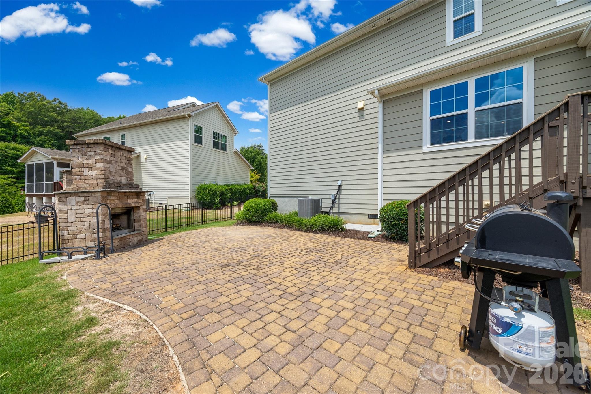 1016 Currituck Way