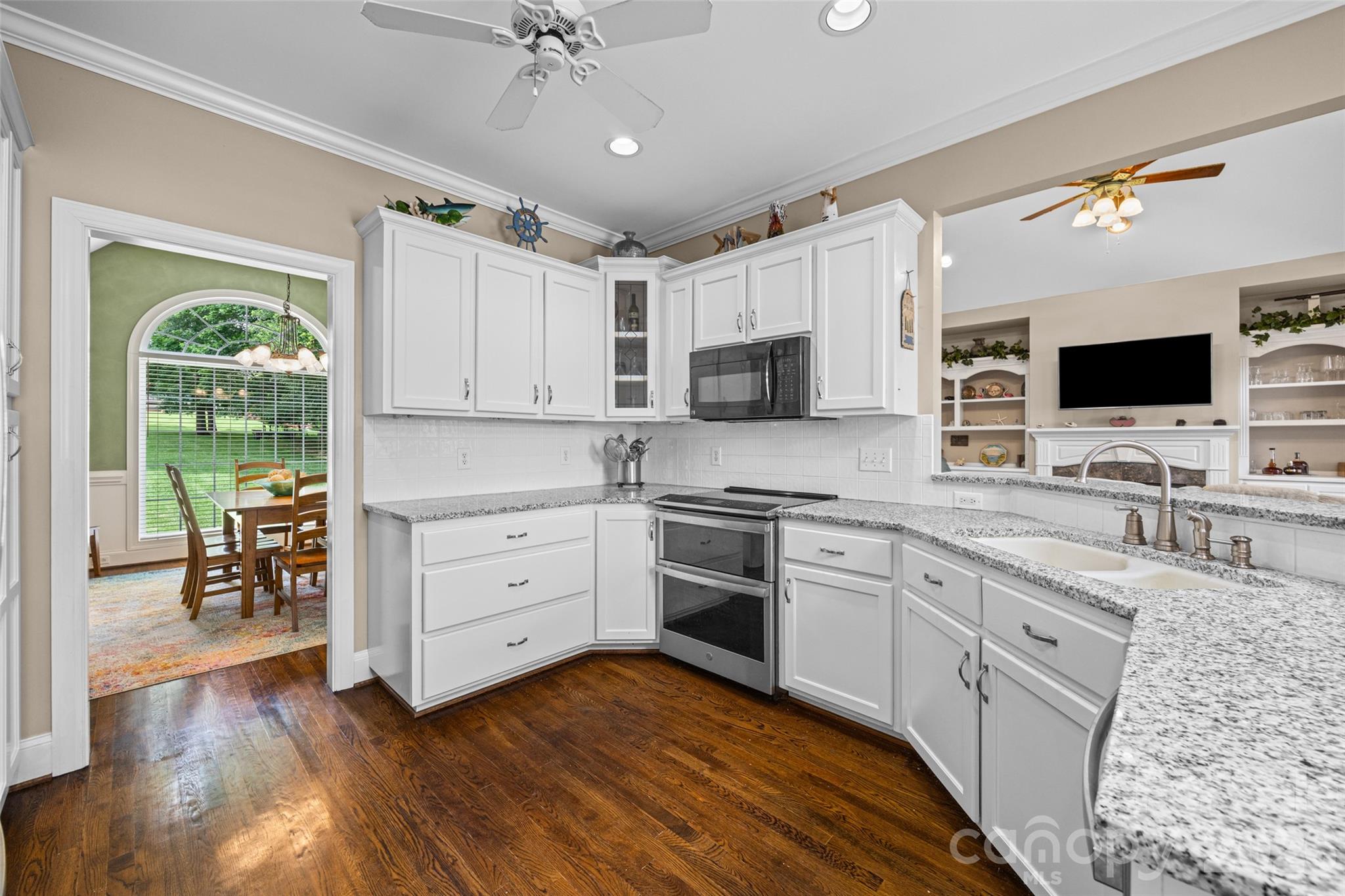 1850 Poinciana Drive