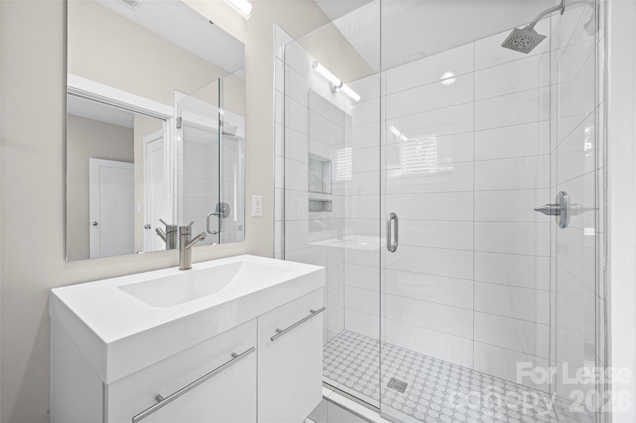840 E 18th Street Unit: B