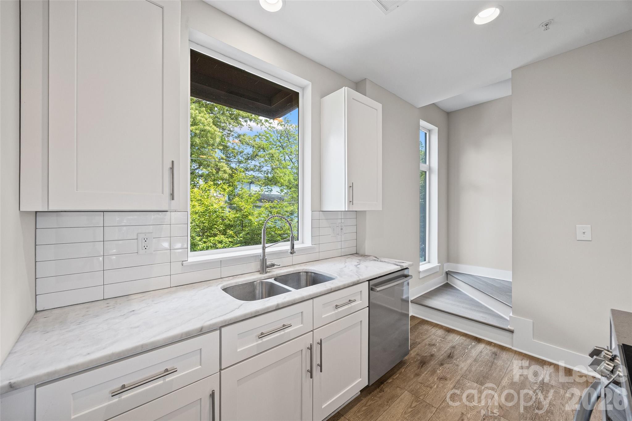 840 E 18th Street Unit: B