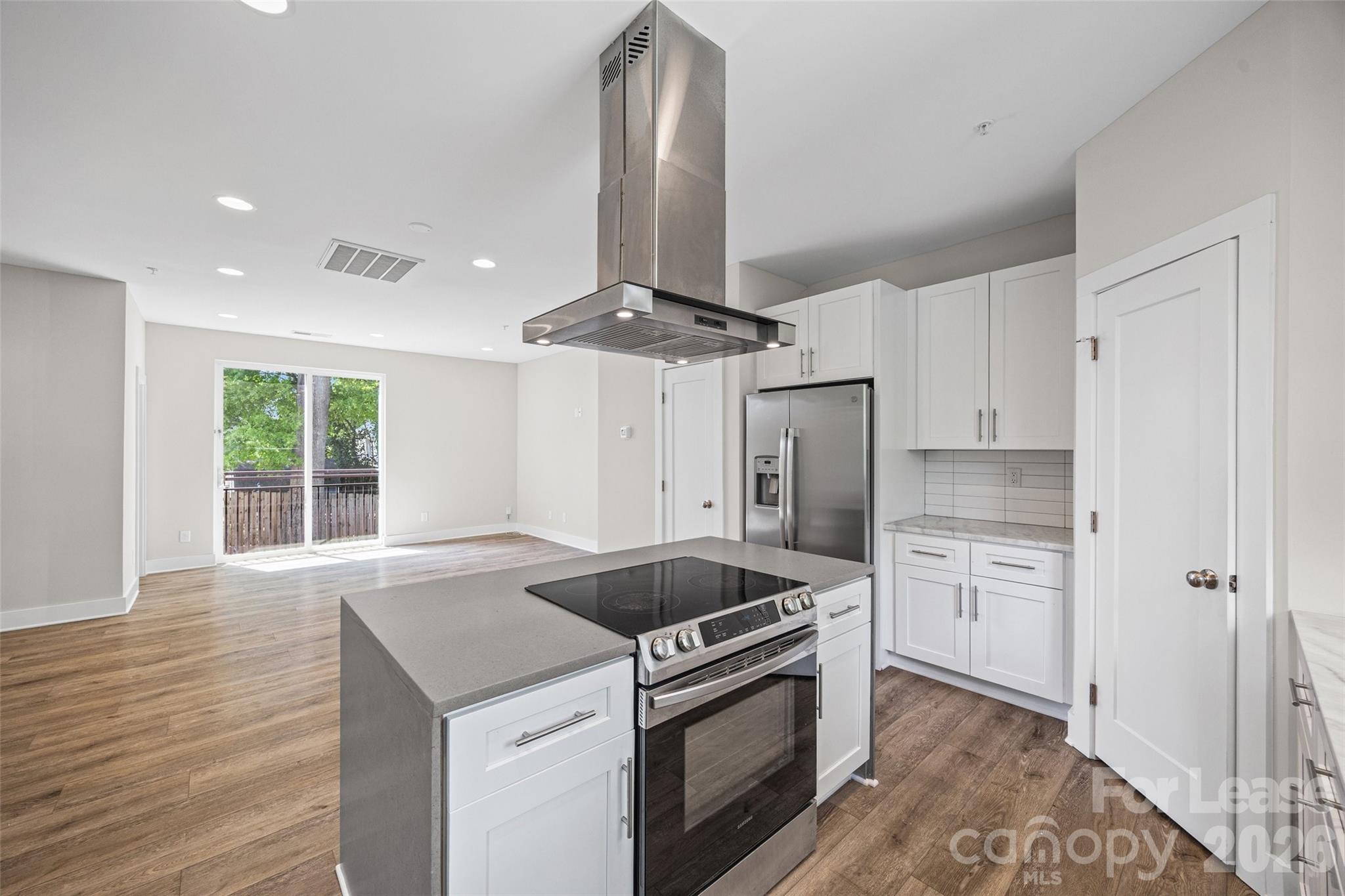 840 E 18th Street Unit: B