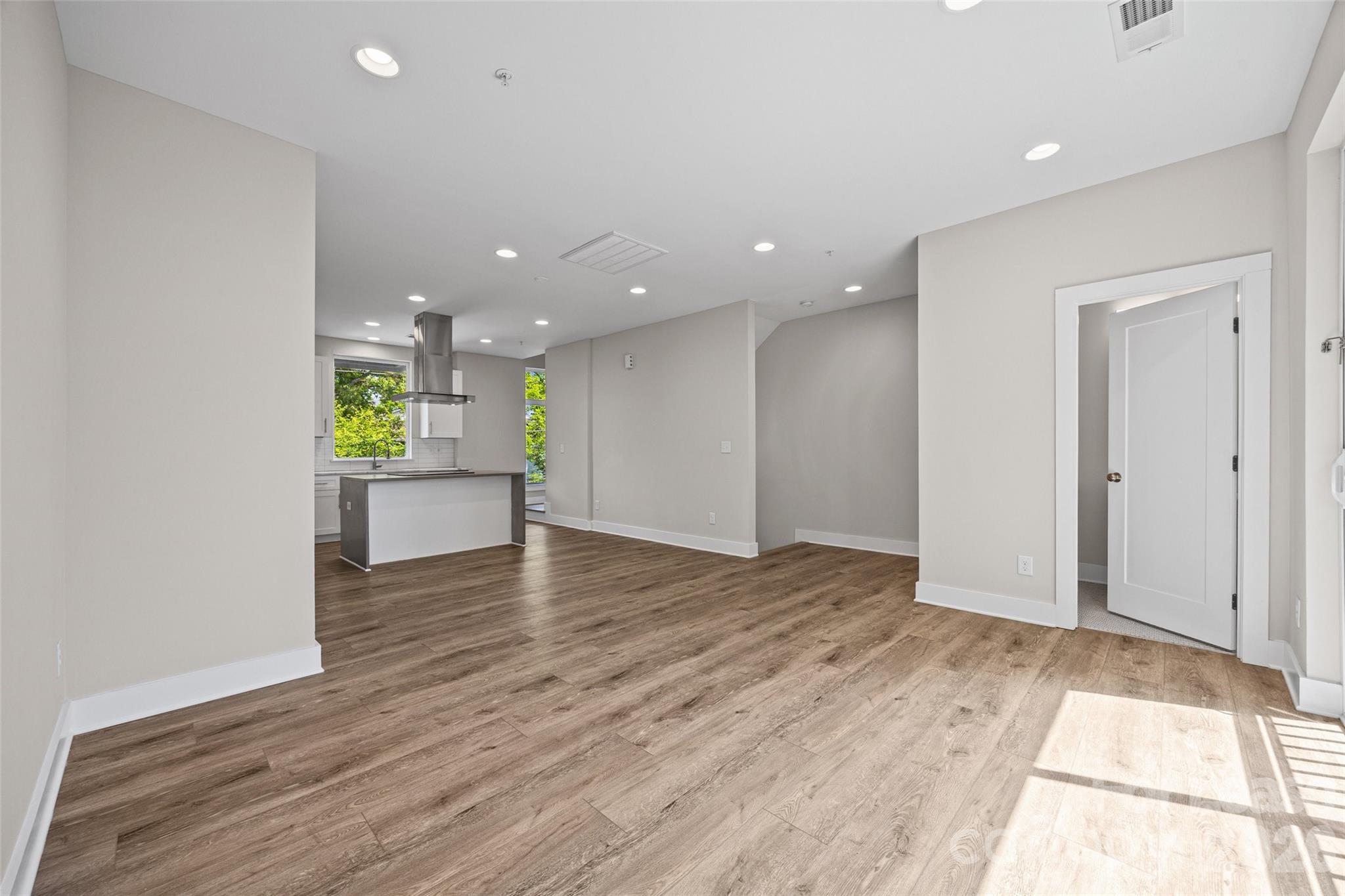 840 E 18th Street Unit: D