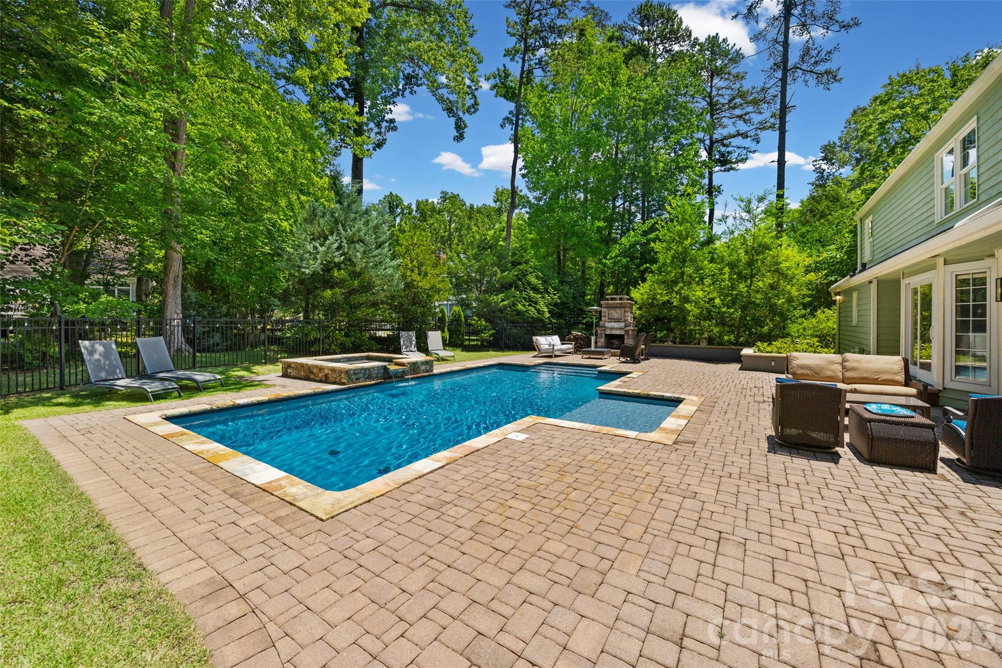 2 Pine Point Road