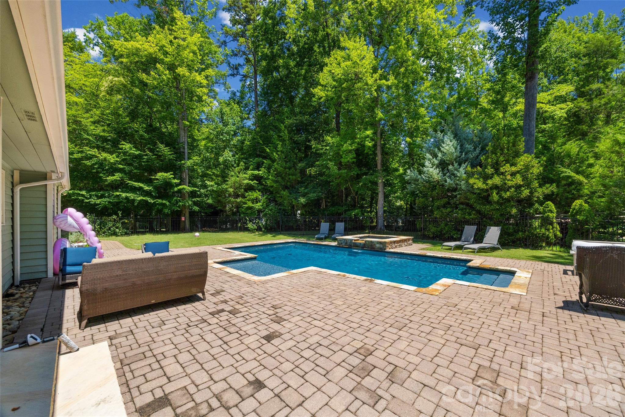 2 Pine Point Road