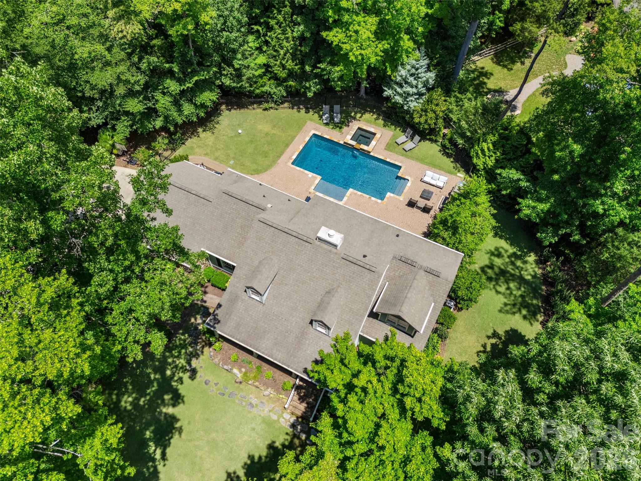 2 Pine Point Road