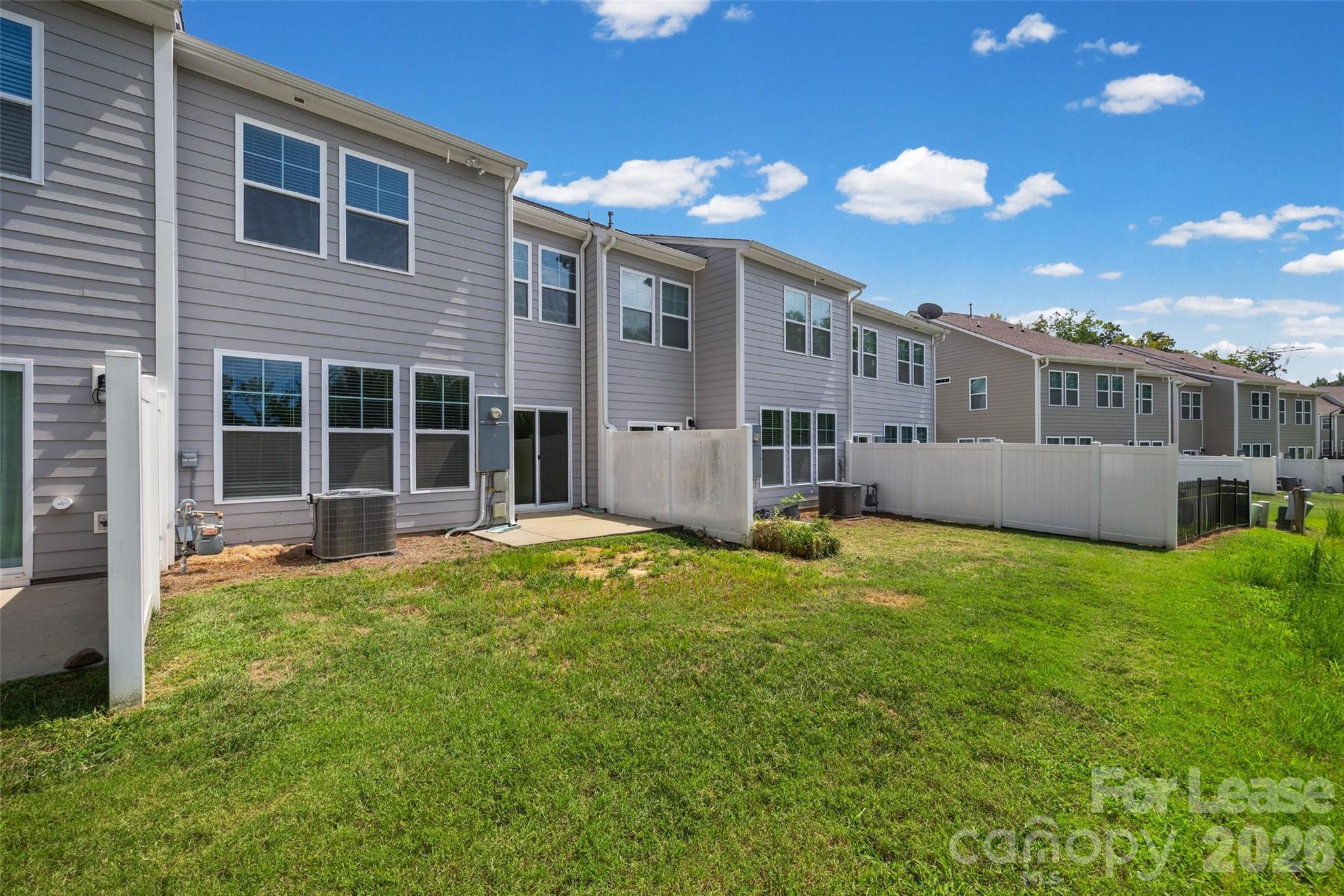 1093 Chicory Trace