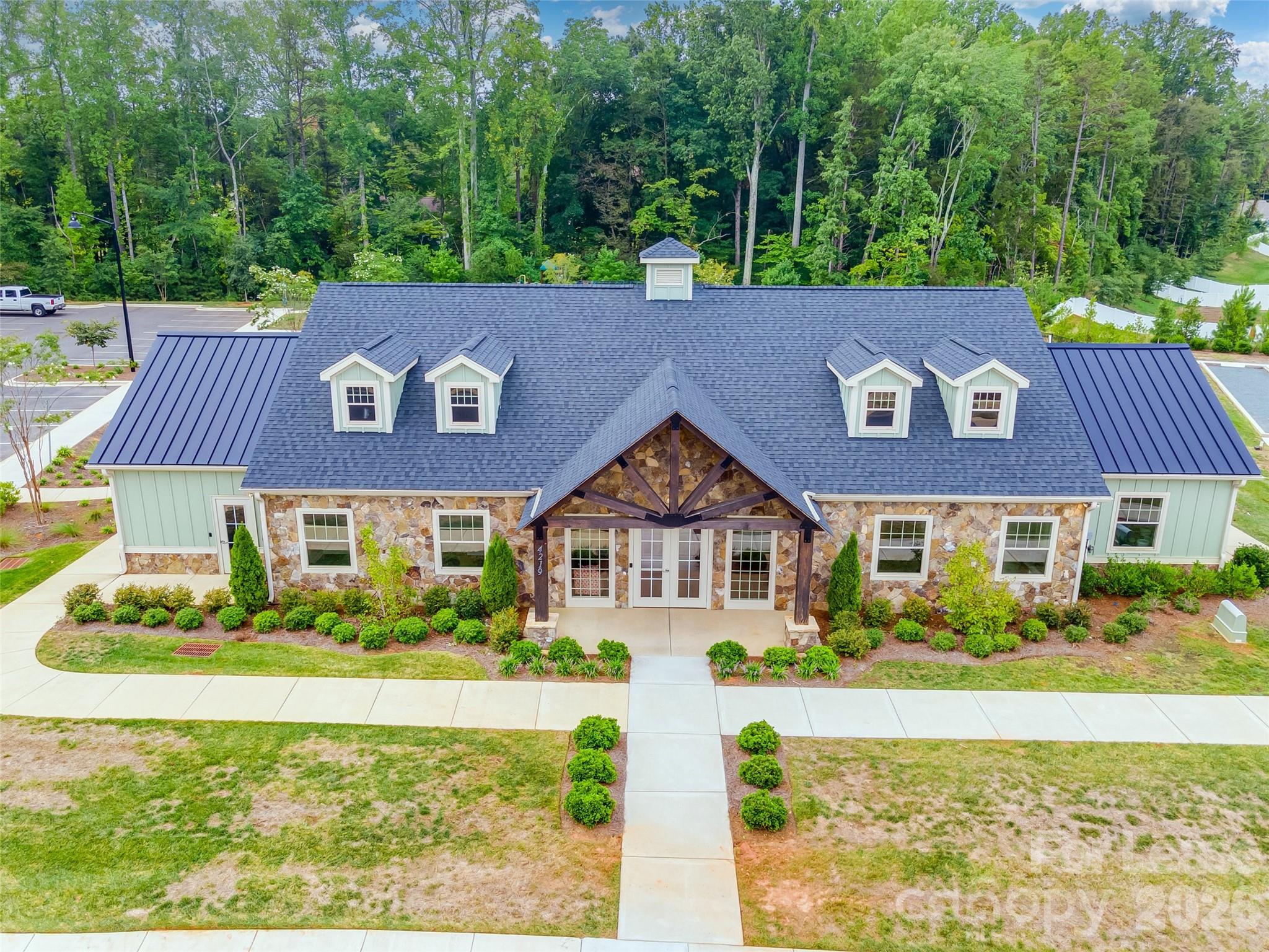 1093 Chicory Trace