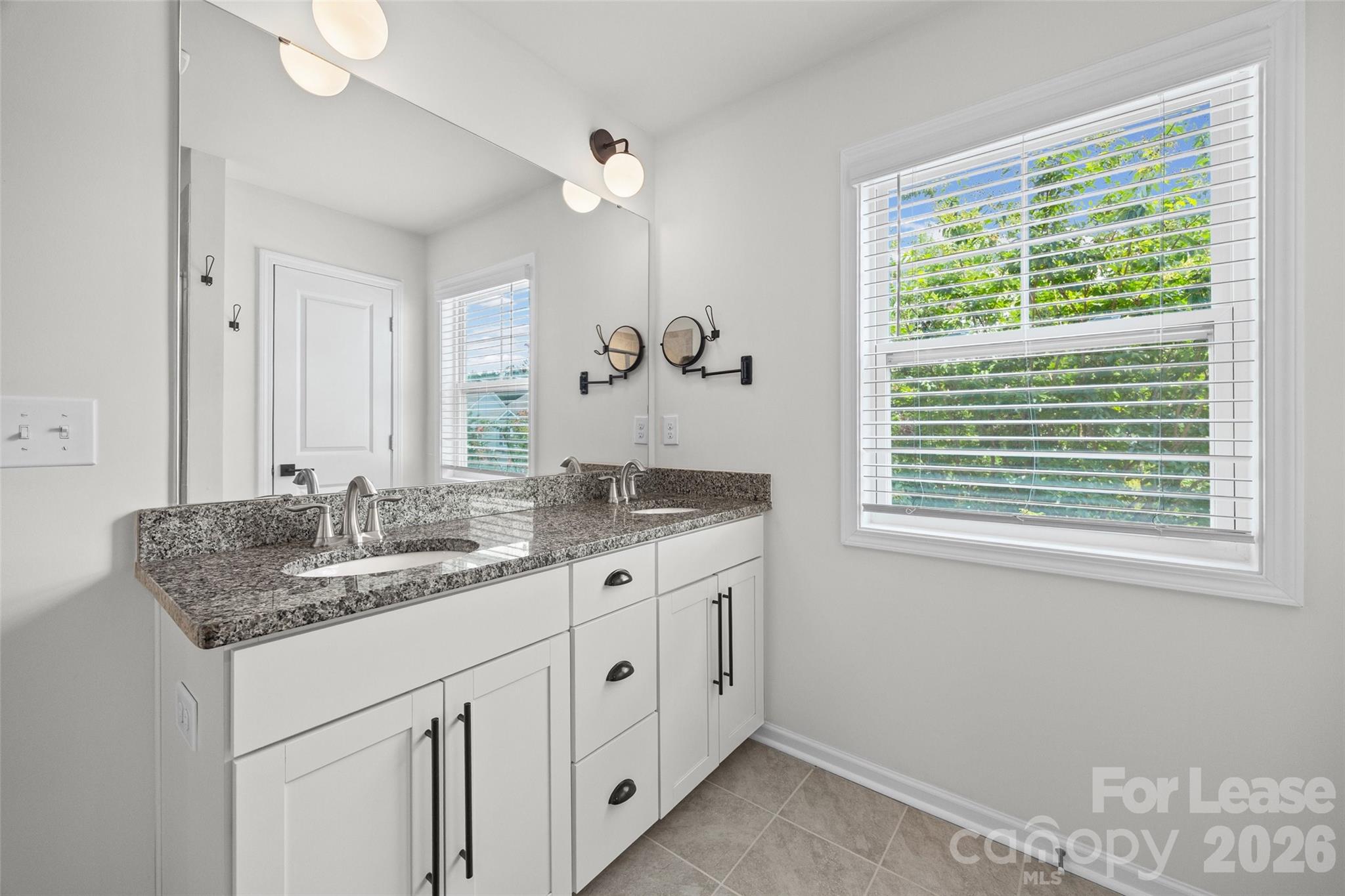 1093 Chicory Trace
