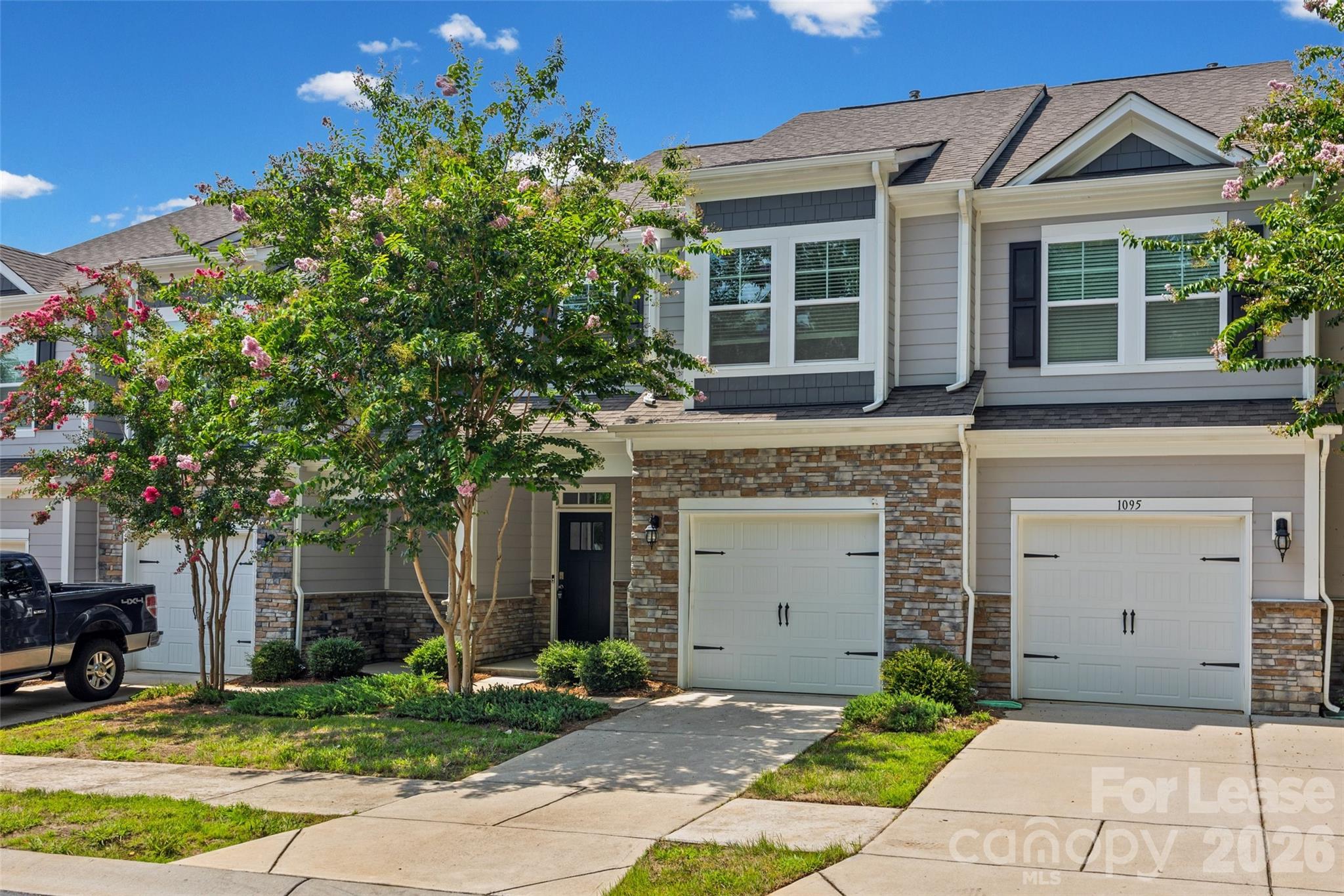 1093 Chicory Trace