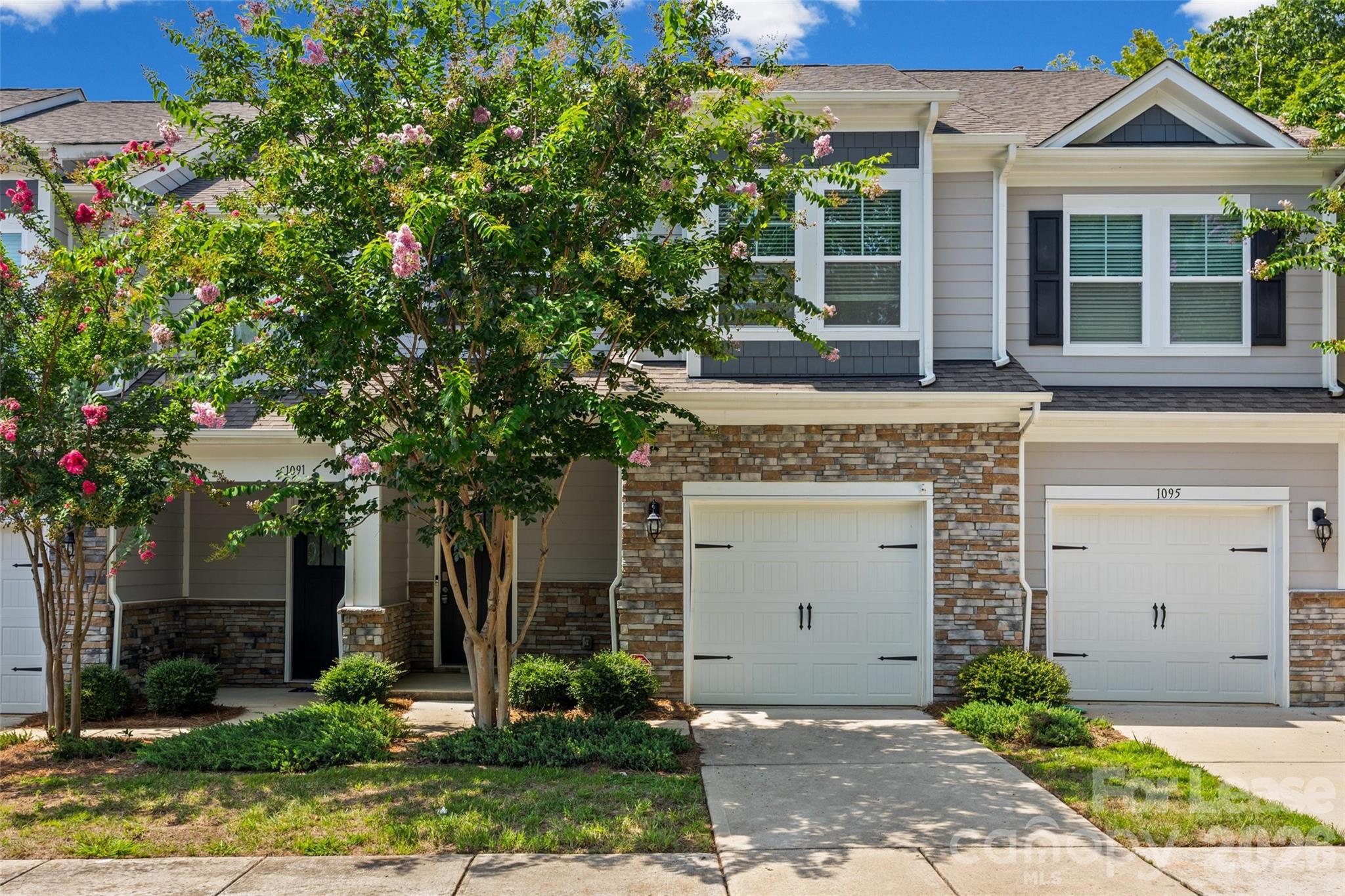 1093 Chicory Trace