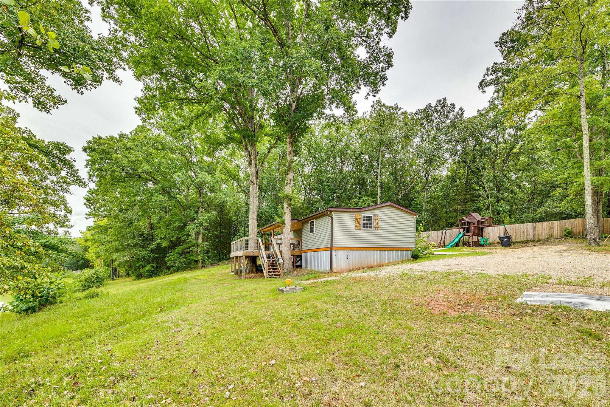 7274 Charlotte Highway
