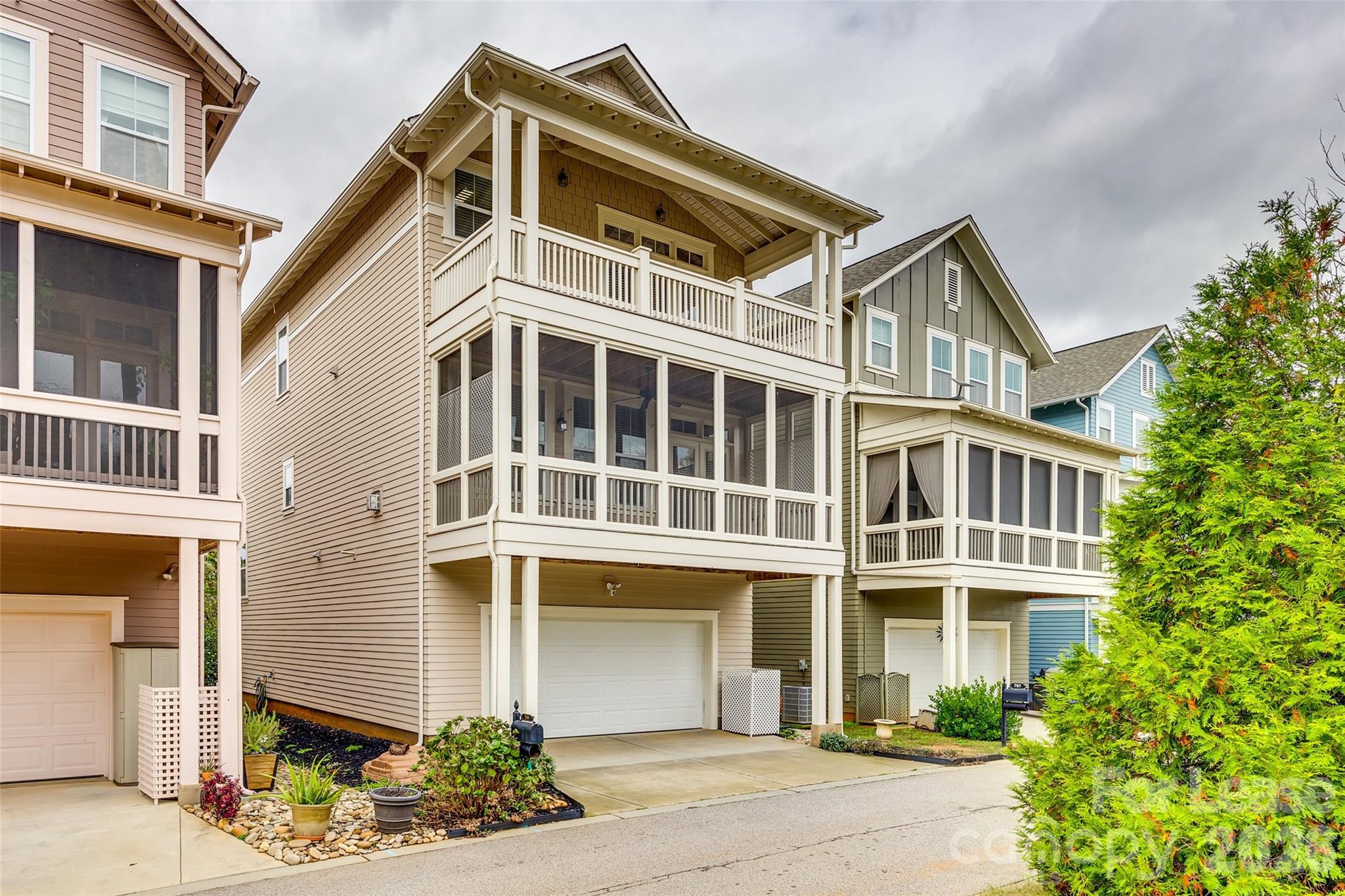 799 Herrons Ferry Road