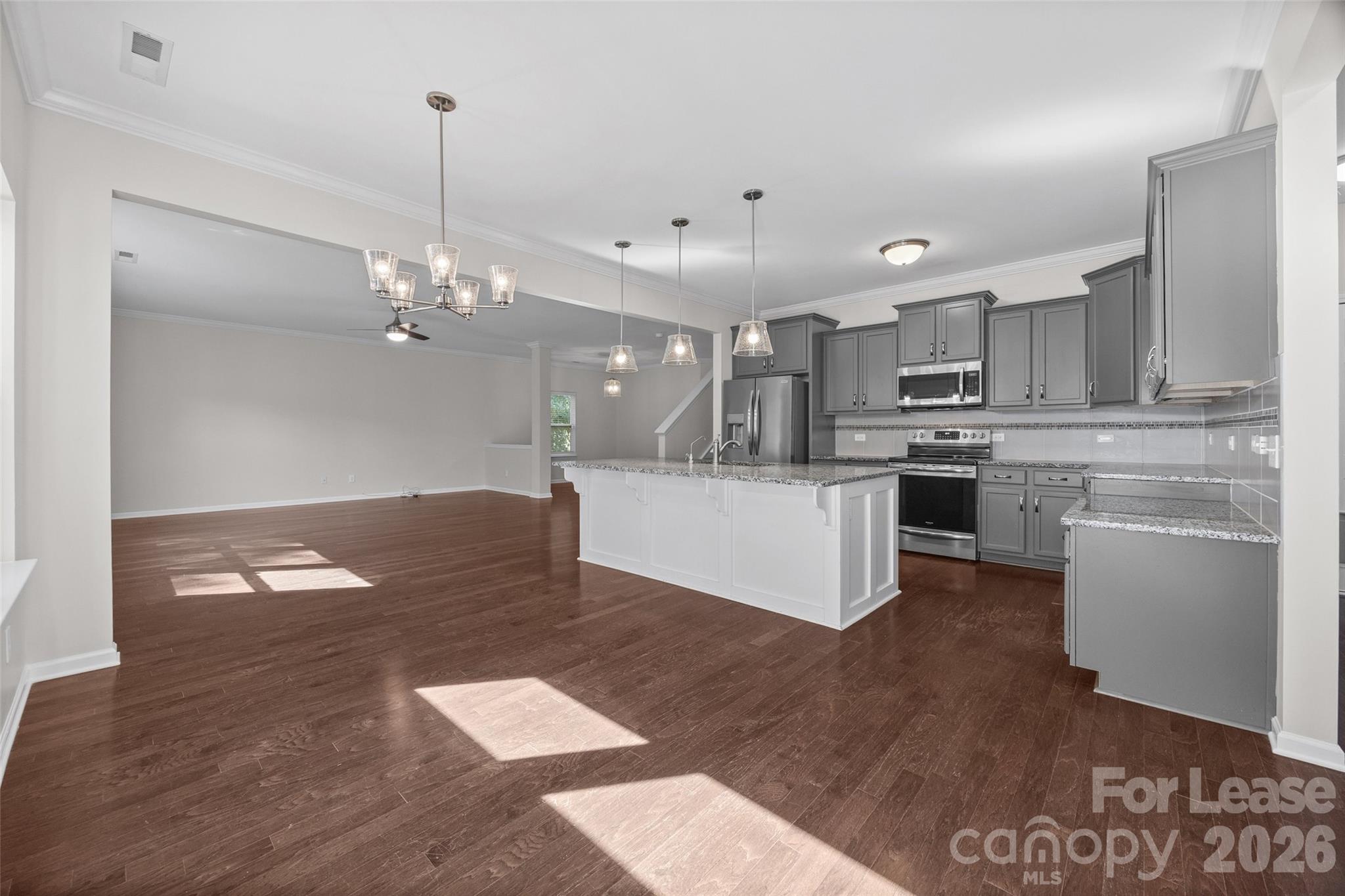 2437 Grinstead Court