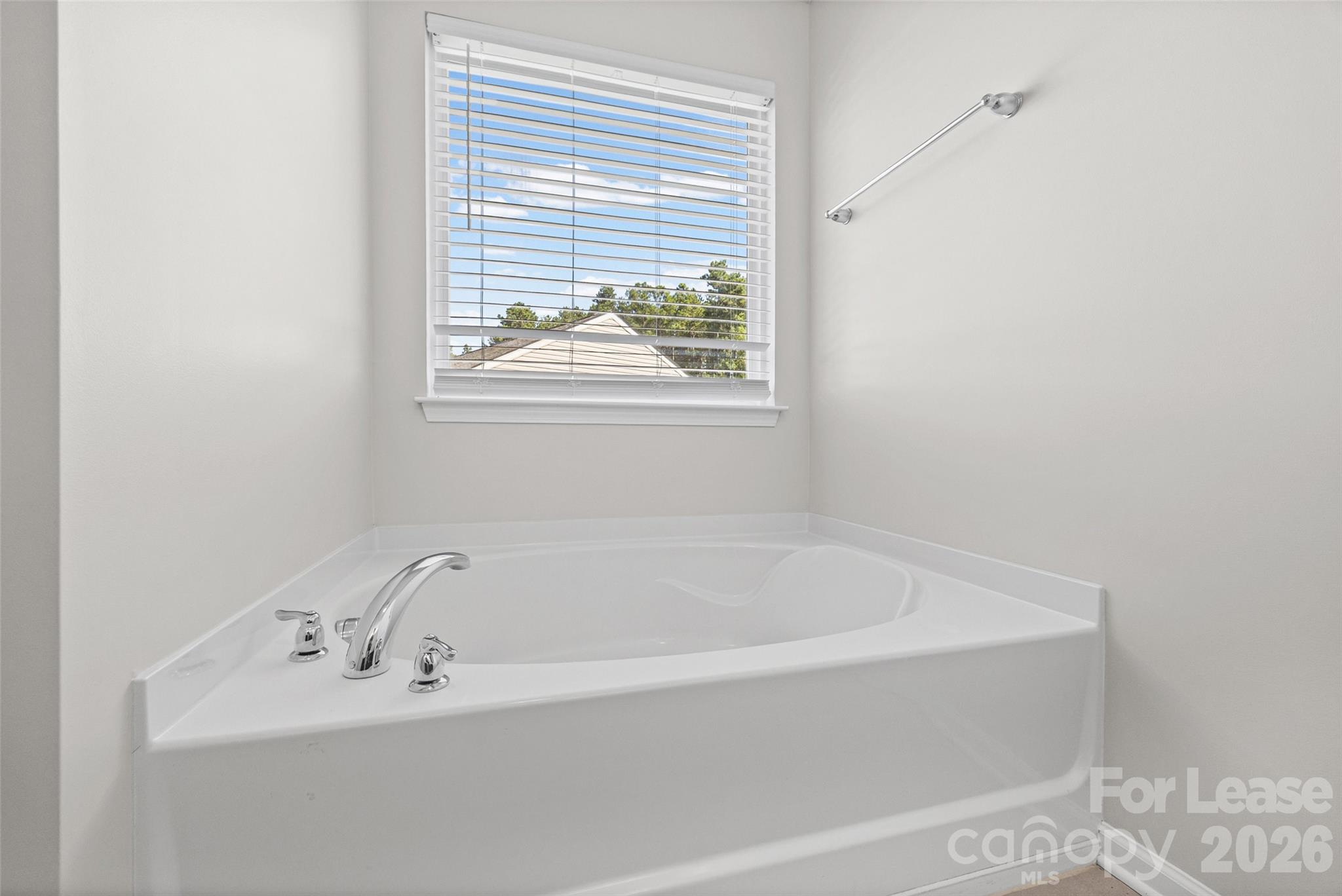 2437 Grinstead Court