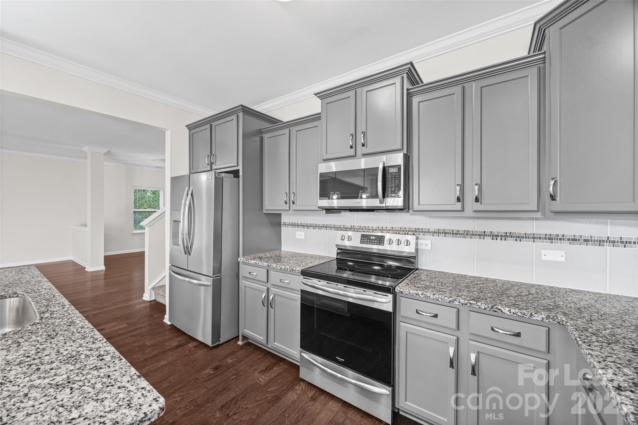 2437 Grinstead Court