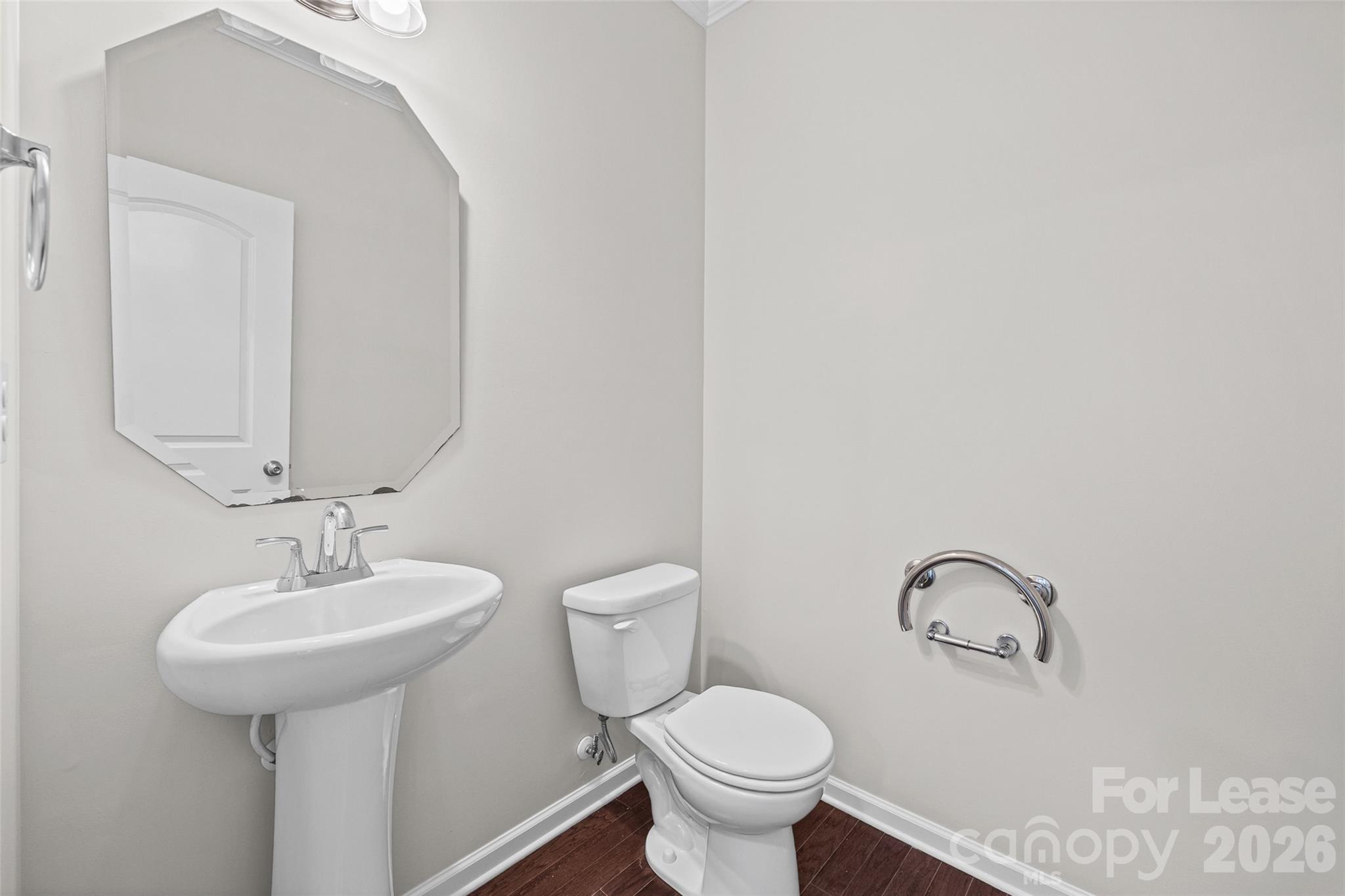 2437 Grinstead Court