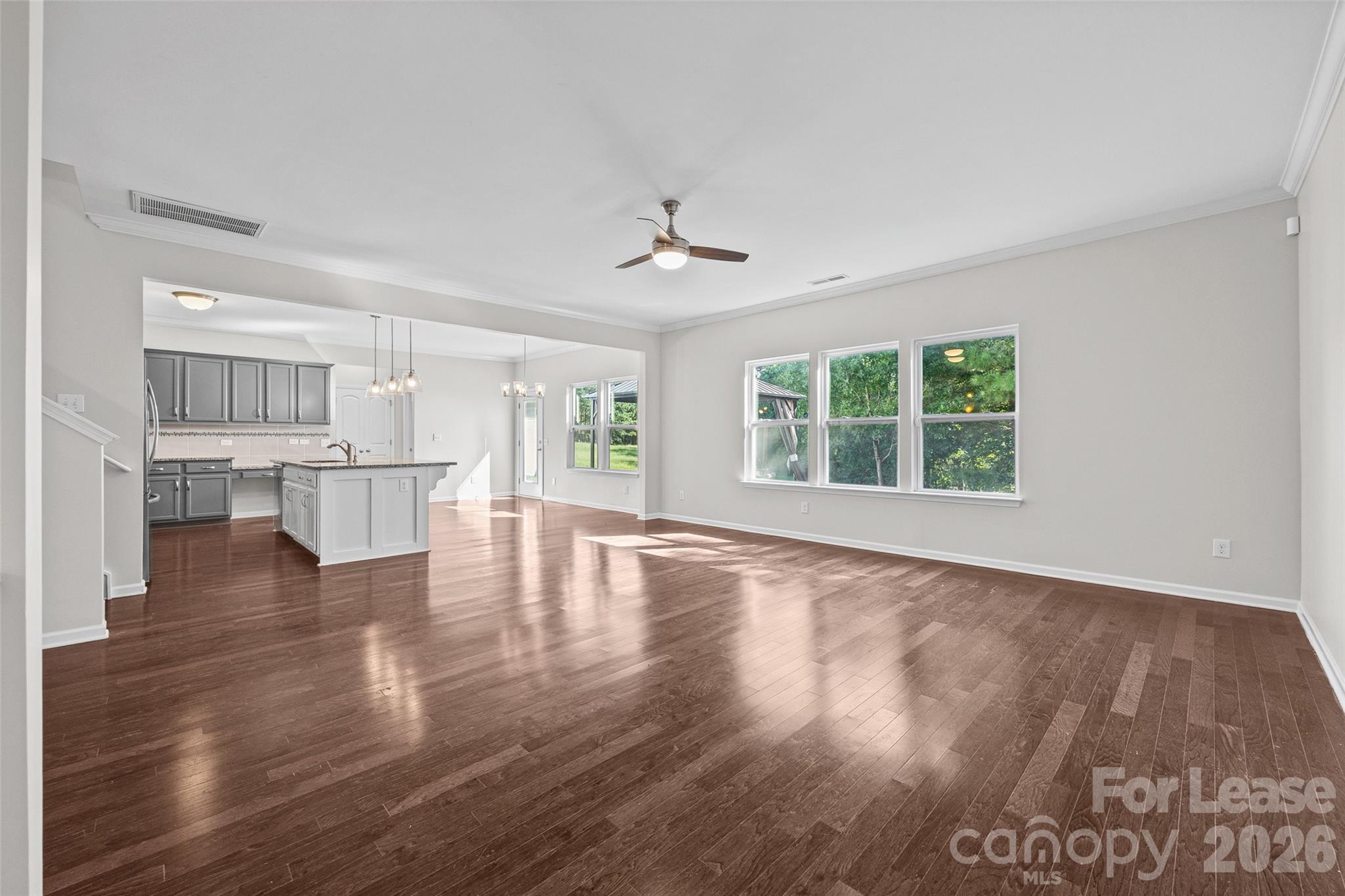 2437 Grinstead Court