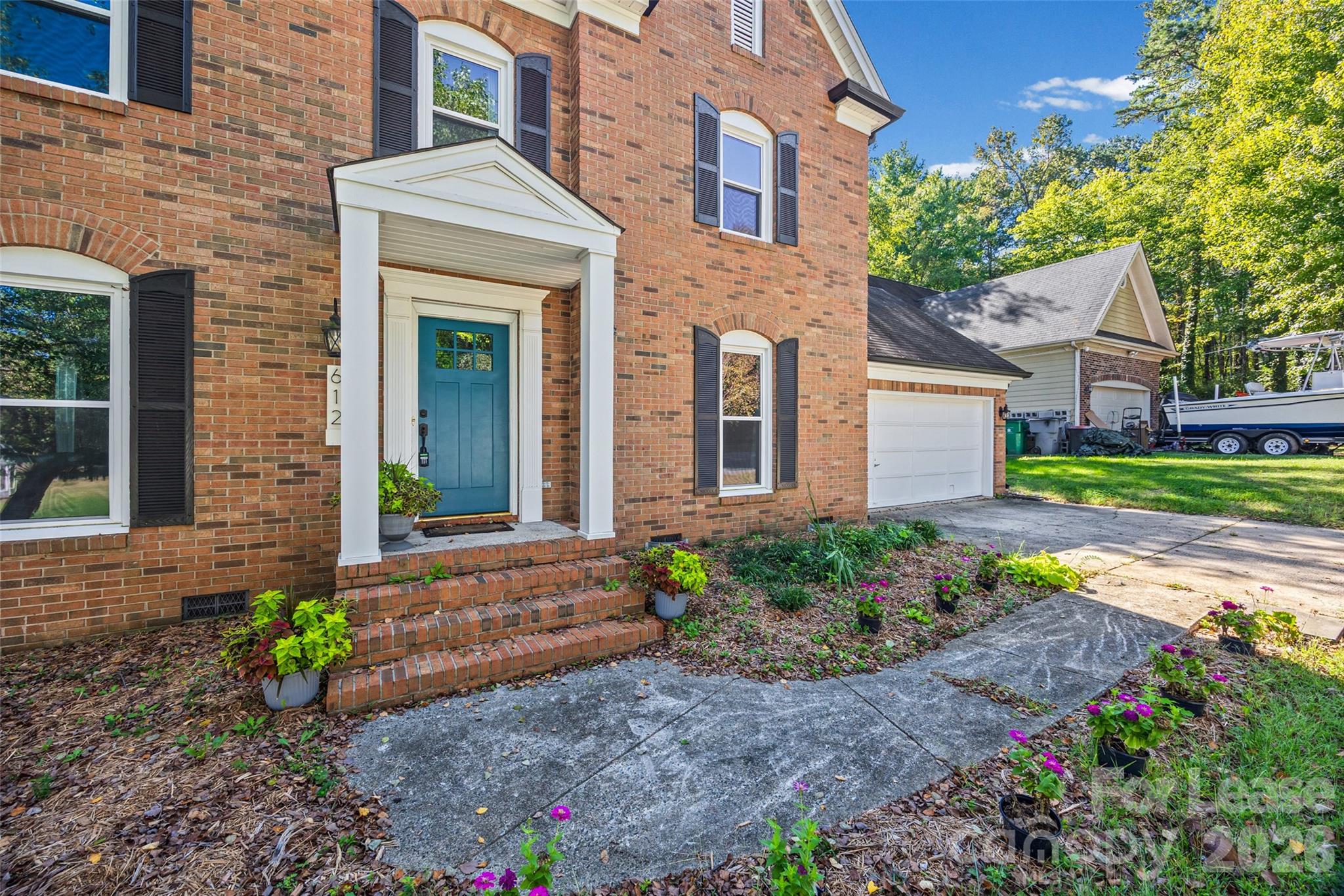 612 Grays Creek Lane