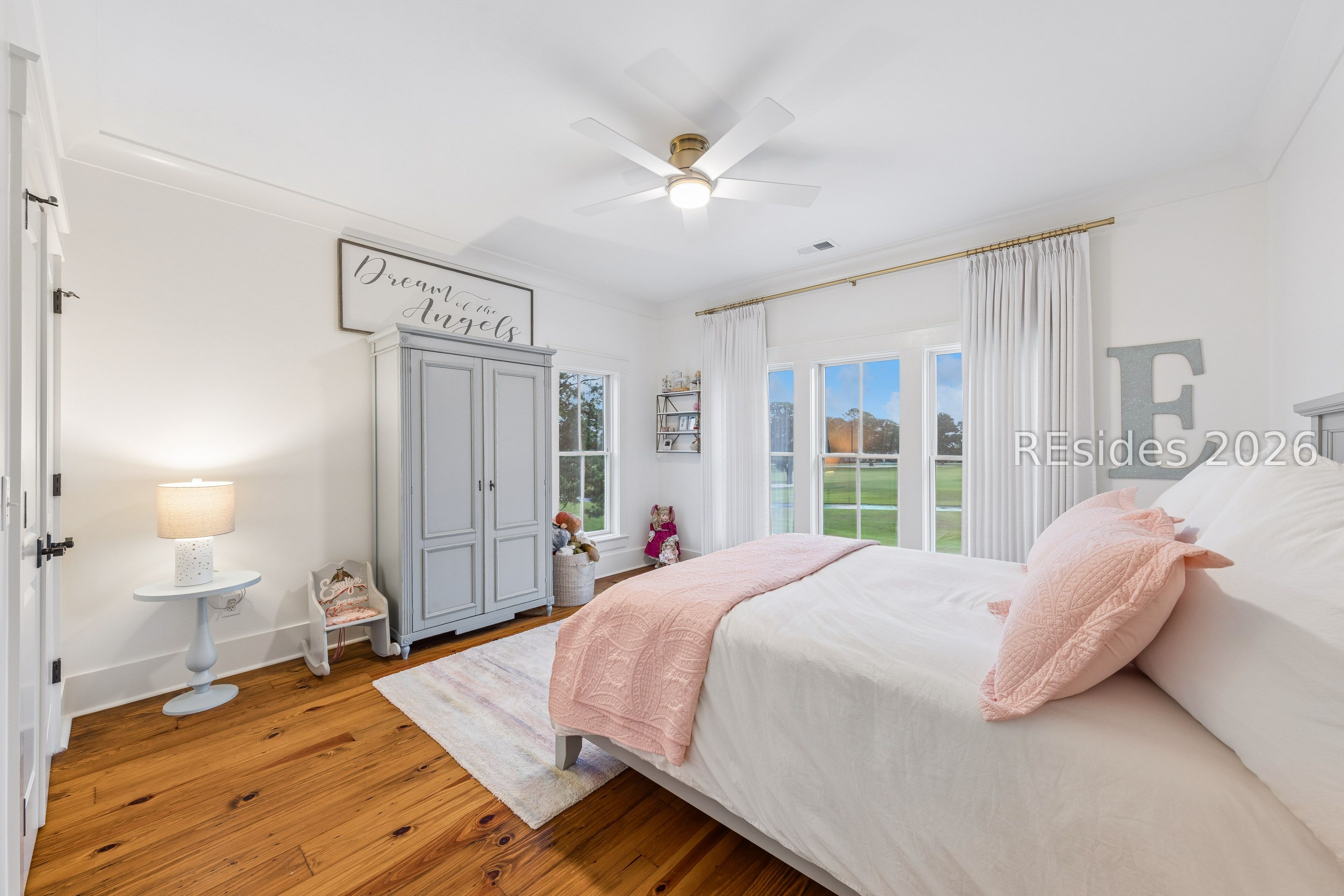 8 Old Oak Road