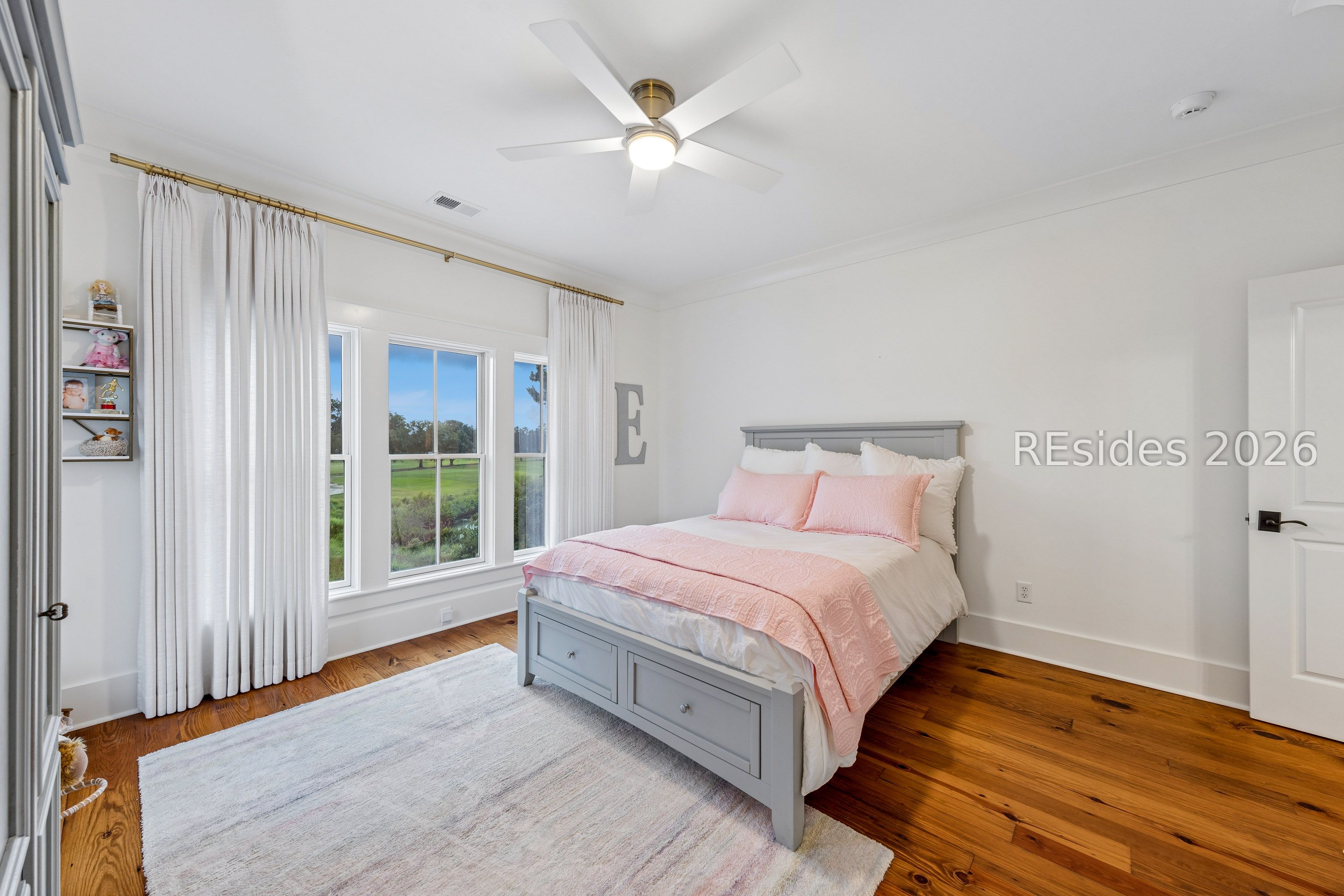 8 Old Oak Road