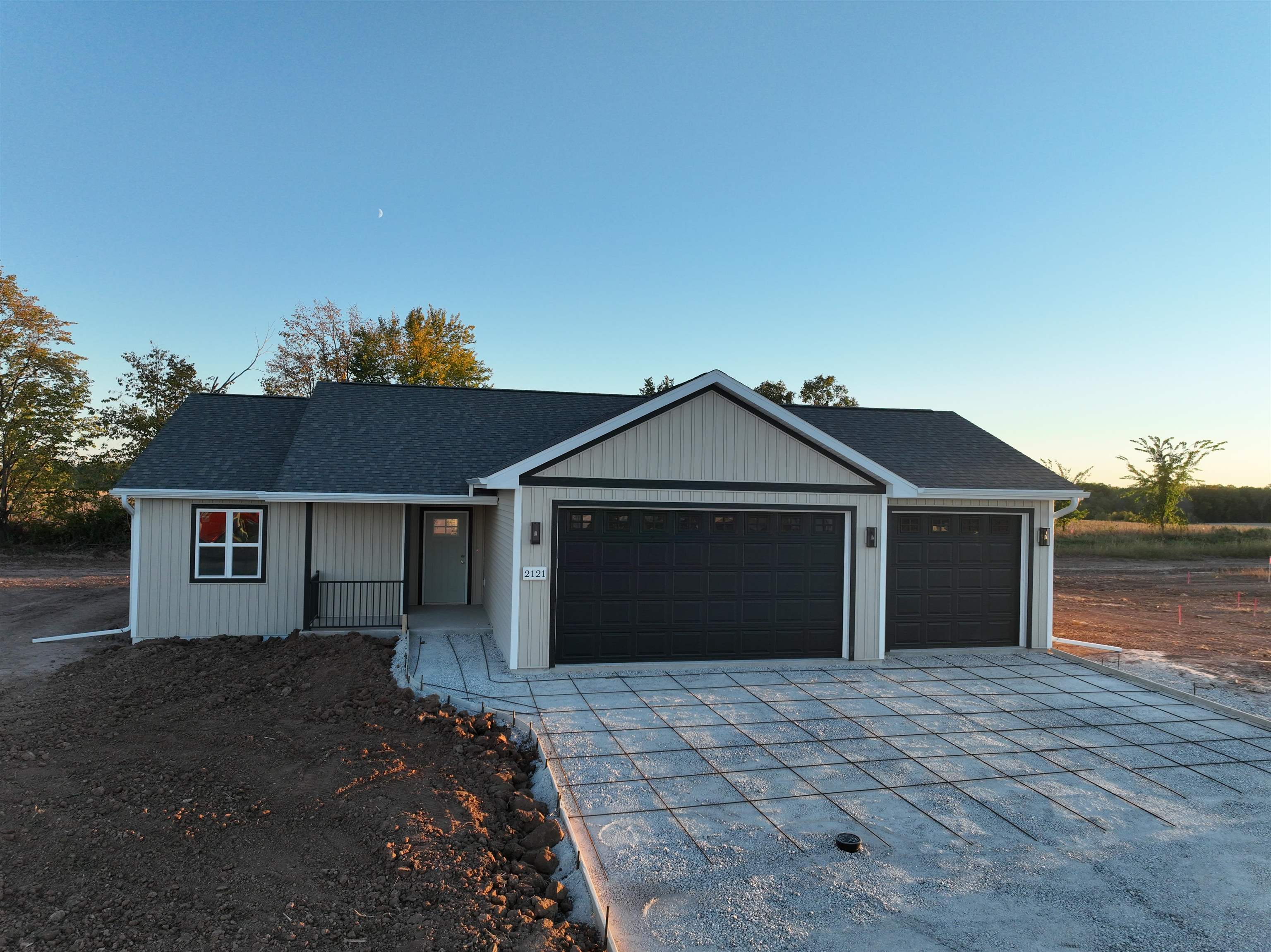2121 WHITE DOVE Lane